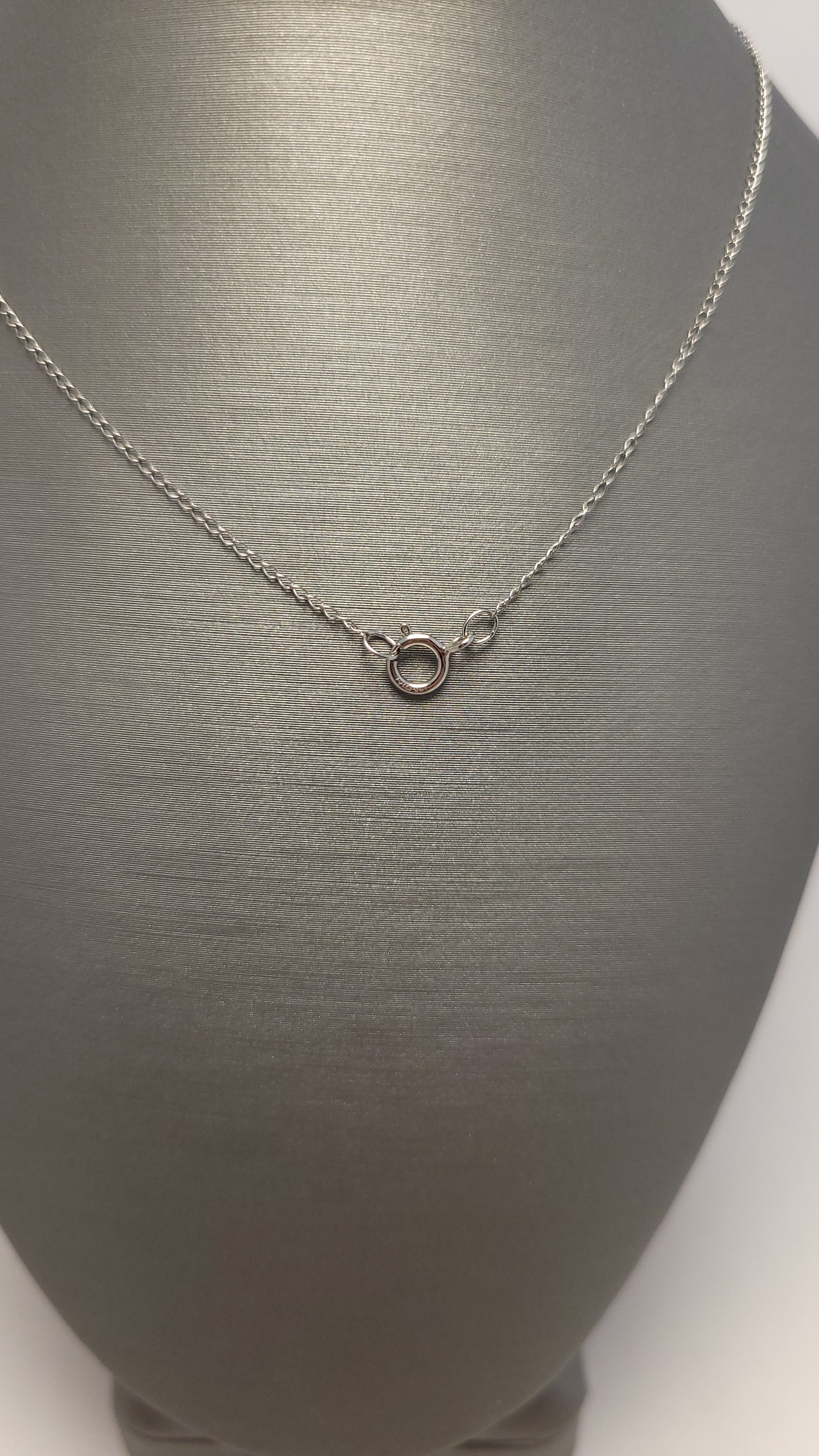 Collar de 14K en oro blanco con diseño de eslabones finos