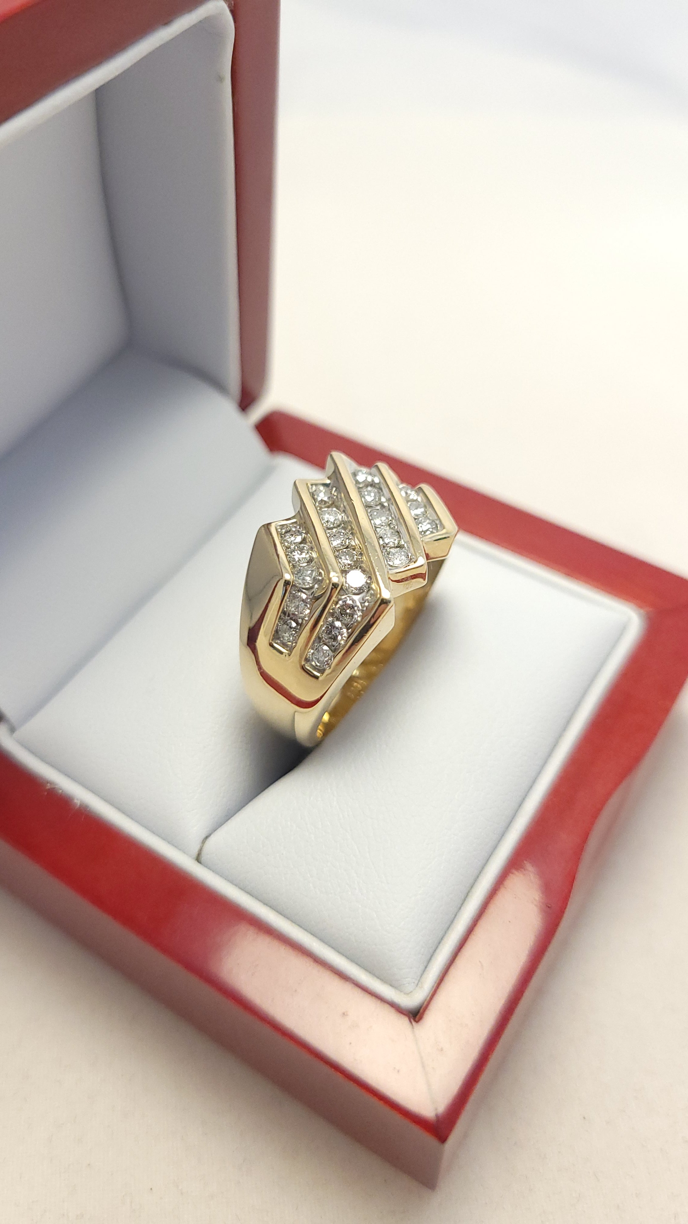 10K YG Men's Diamond Ring