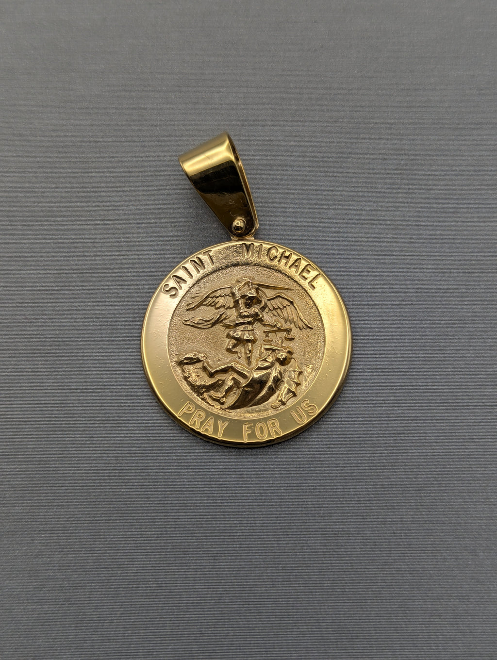 Colgante San Miguel en Oro Amarillo de 14K