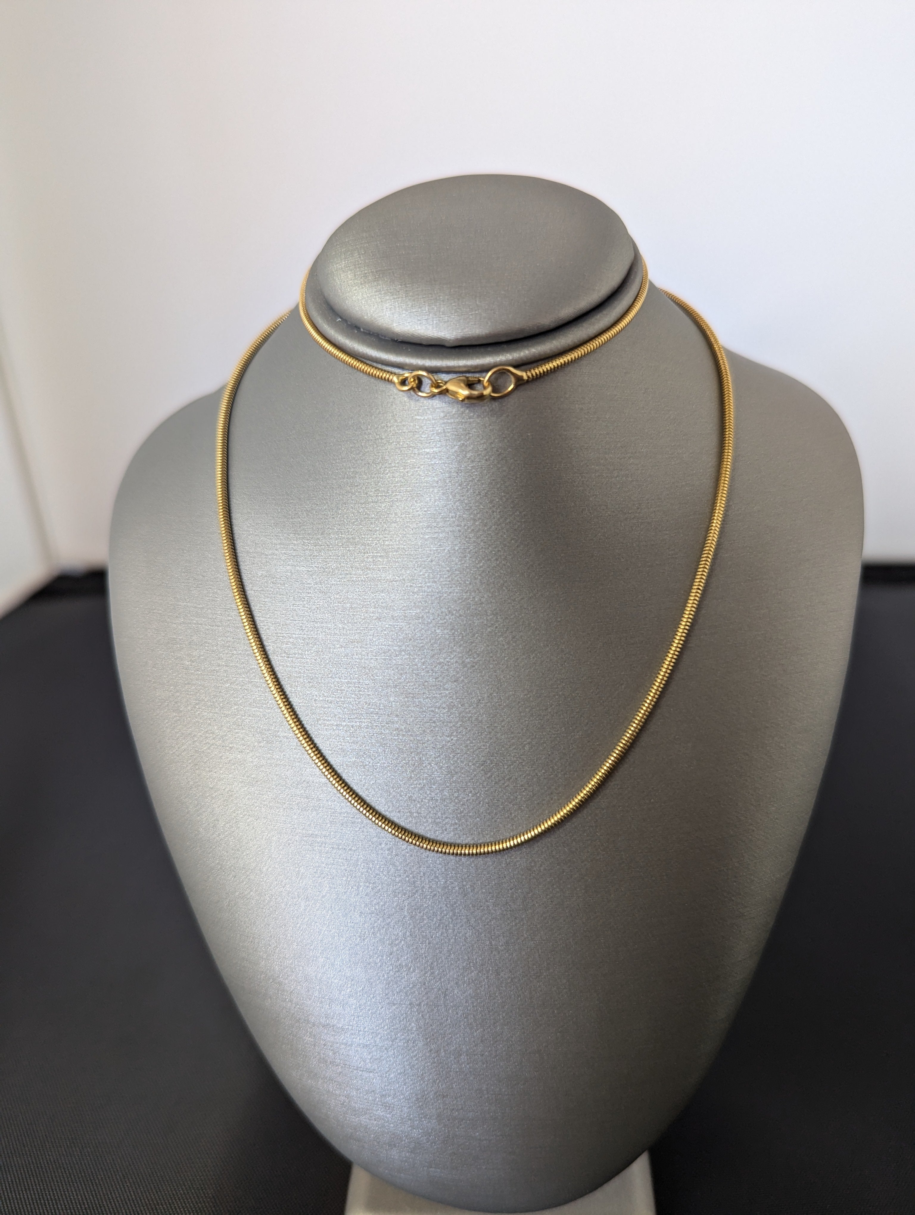 Cadena de serpiente de oro amarillo de 14 quilates