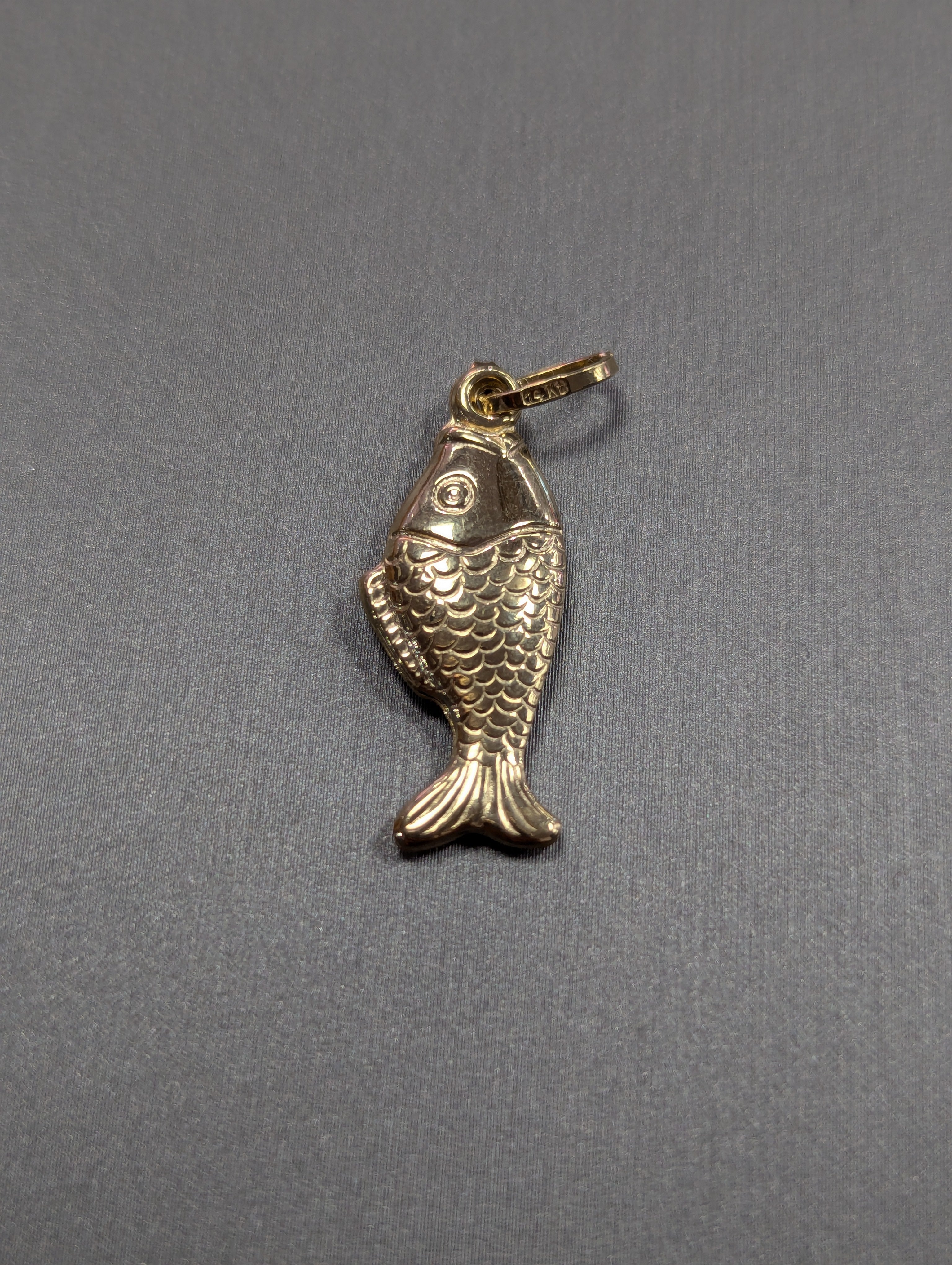 14K YG Pisces Zodiac Fish Pendant