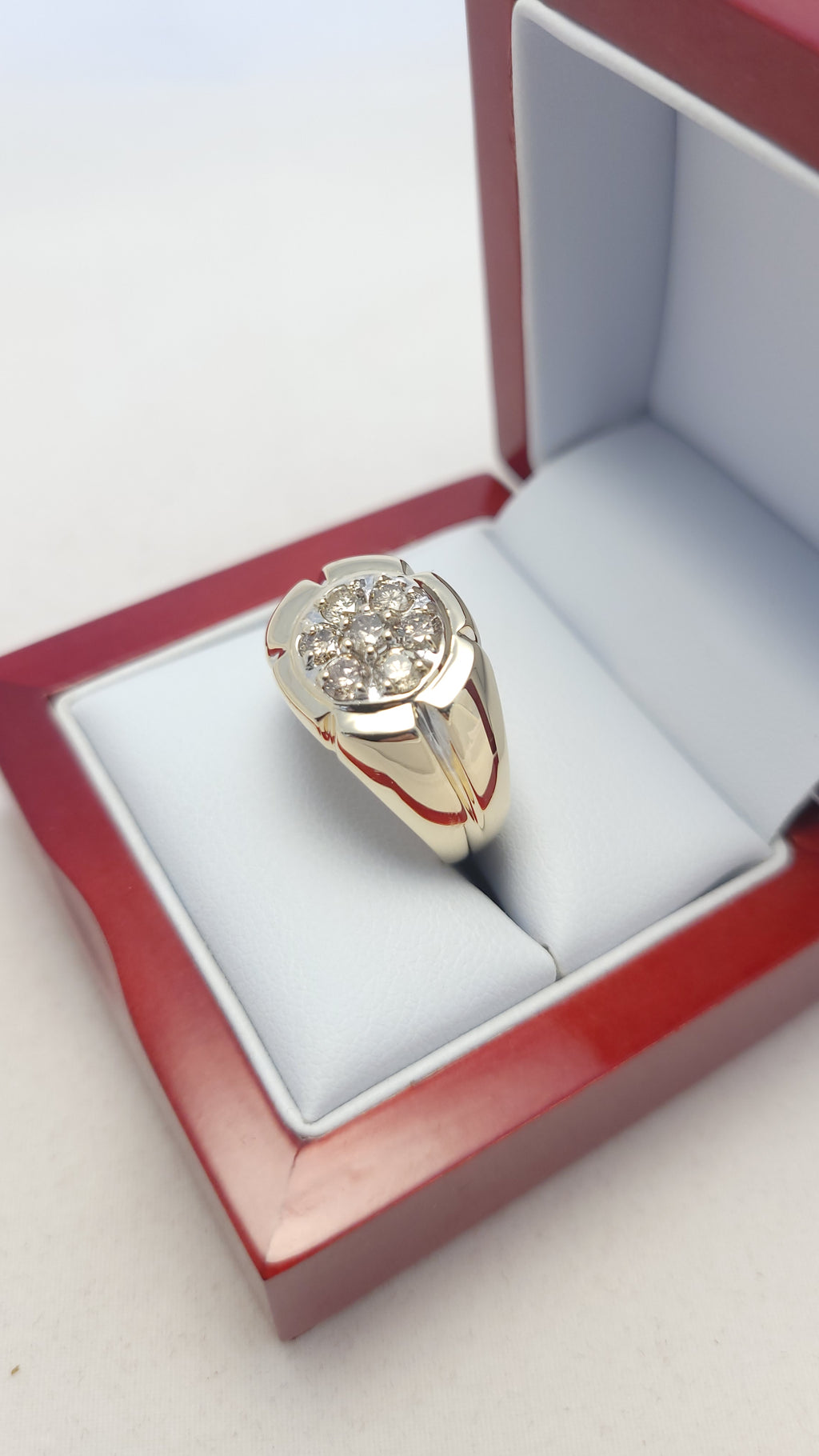 ANILLO DE ORO AMARILLO DE 14K CON DIAMANTES