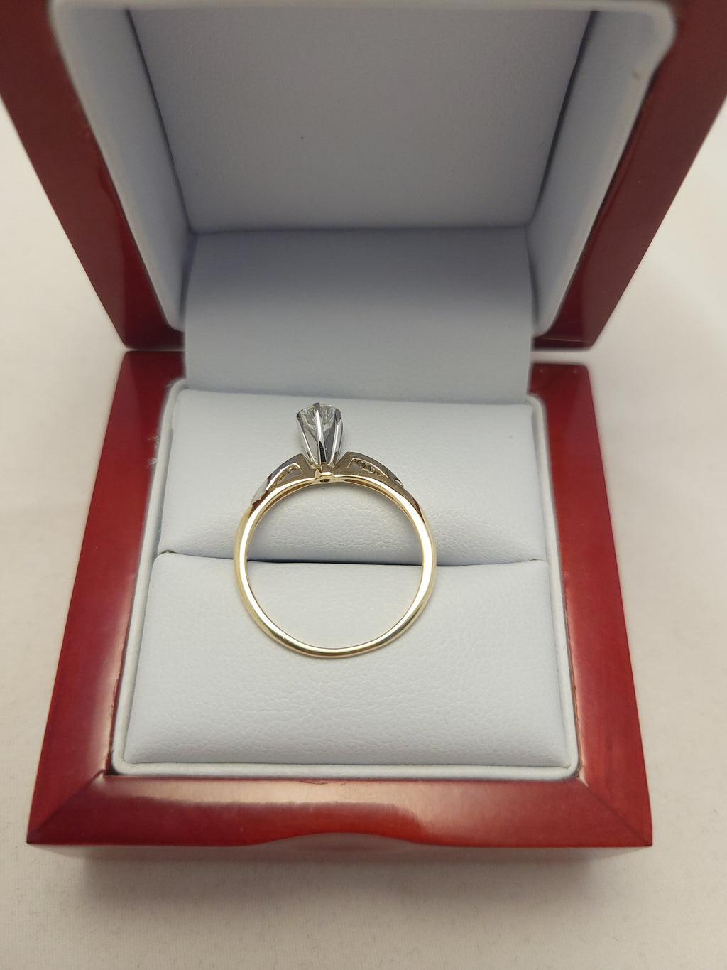 14K YG Round Diamond Eng Ring