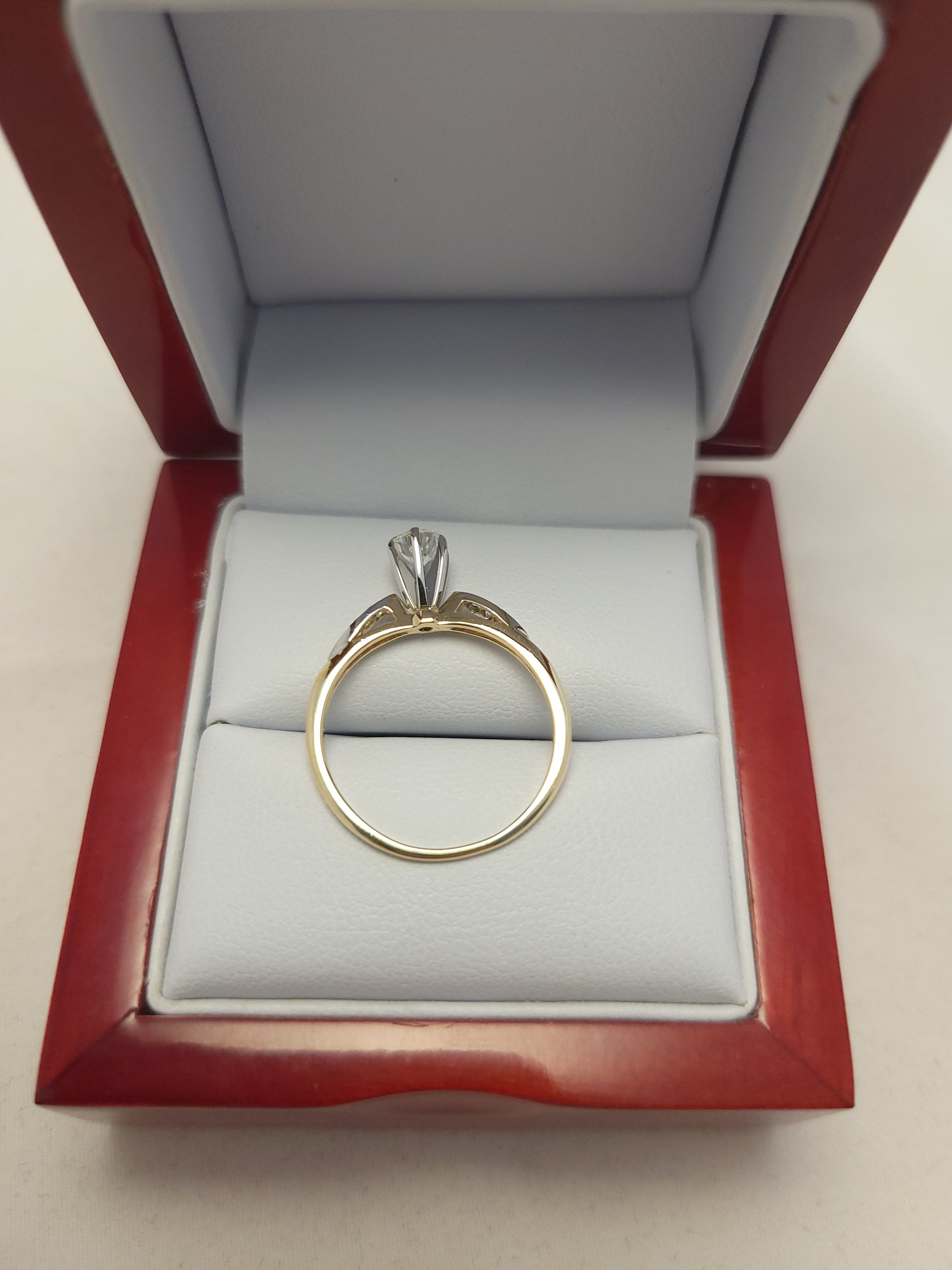 14K YG Round Diamond Eng Ring
