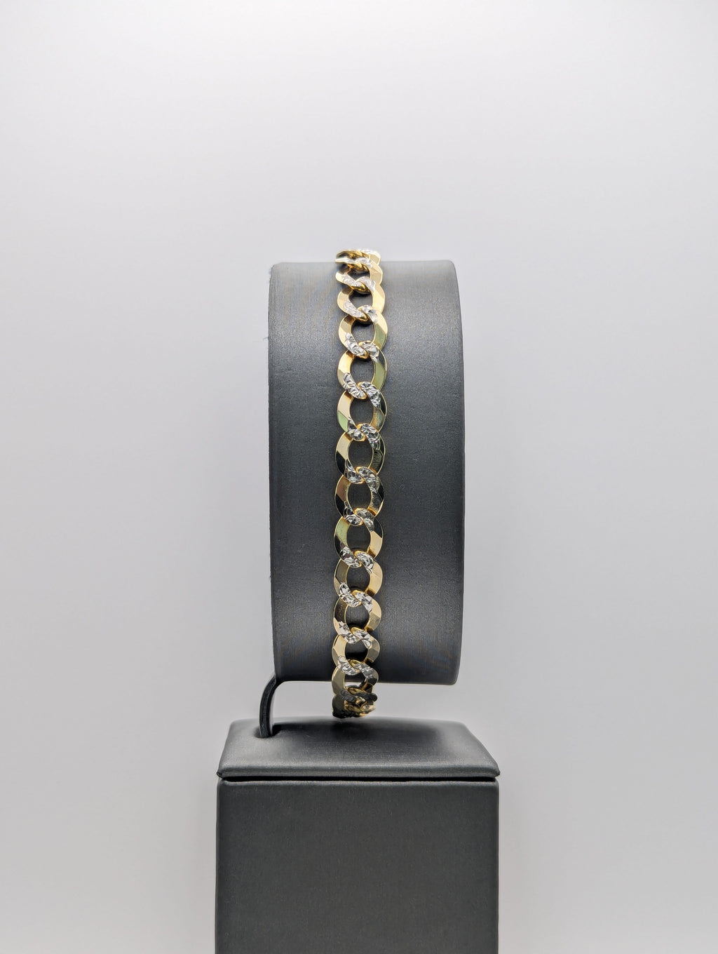 Pulsera de cadena barbada con corte de diamante en oro amarillo de 14K