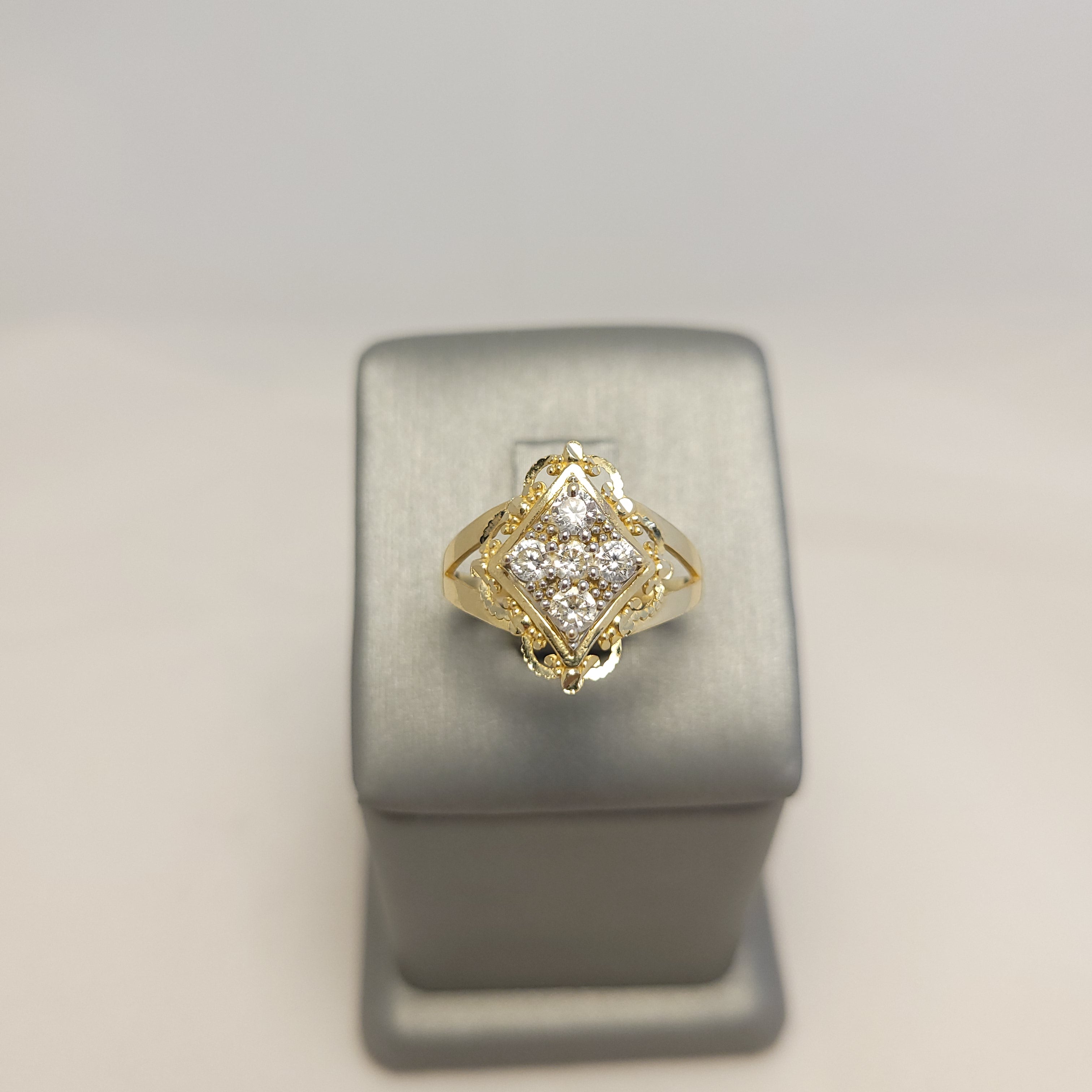 Anillo antiguo de fantasía de oro amarillo de 14 quilates
