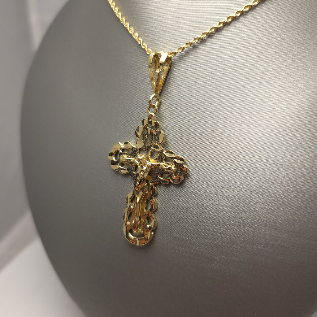 Colgante de oro de 14 quilates con forma de pepita y crucifijo