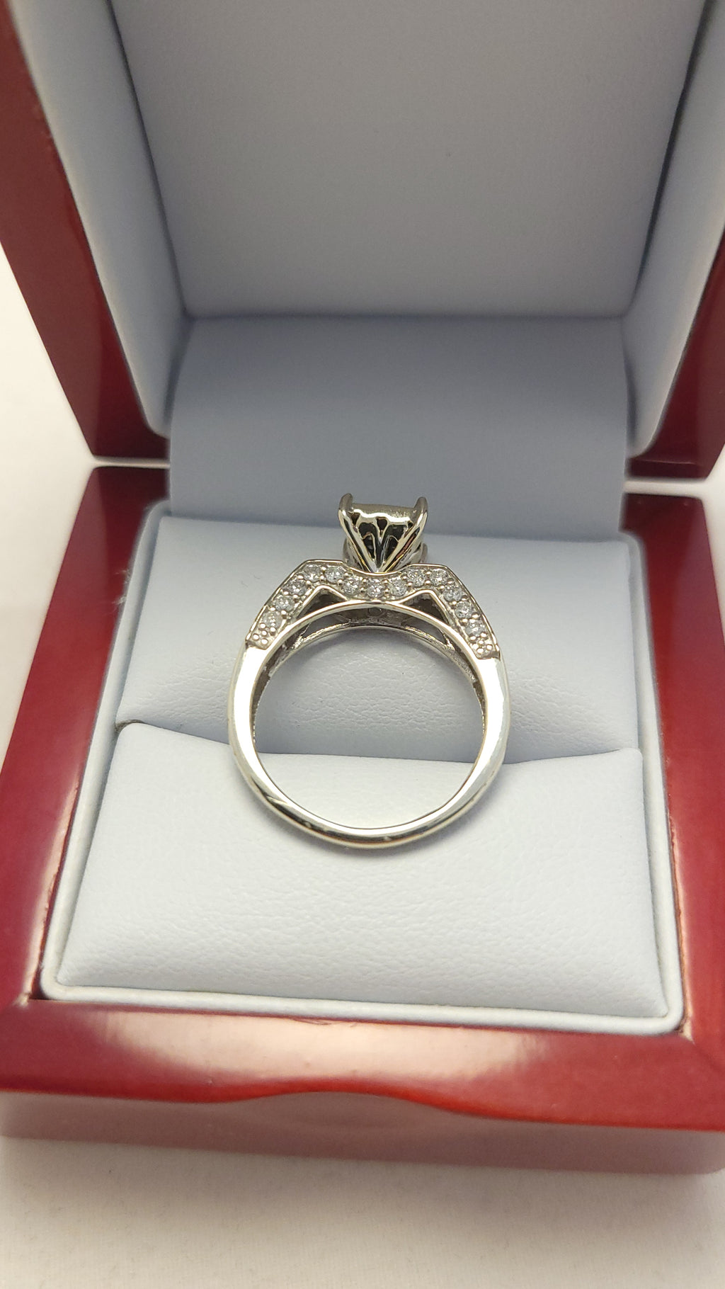 Anillo de diamante cuadrado de oro blanco de 14K