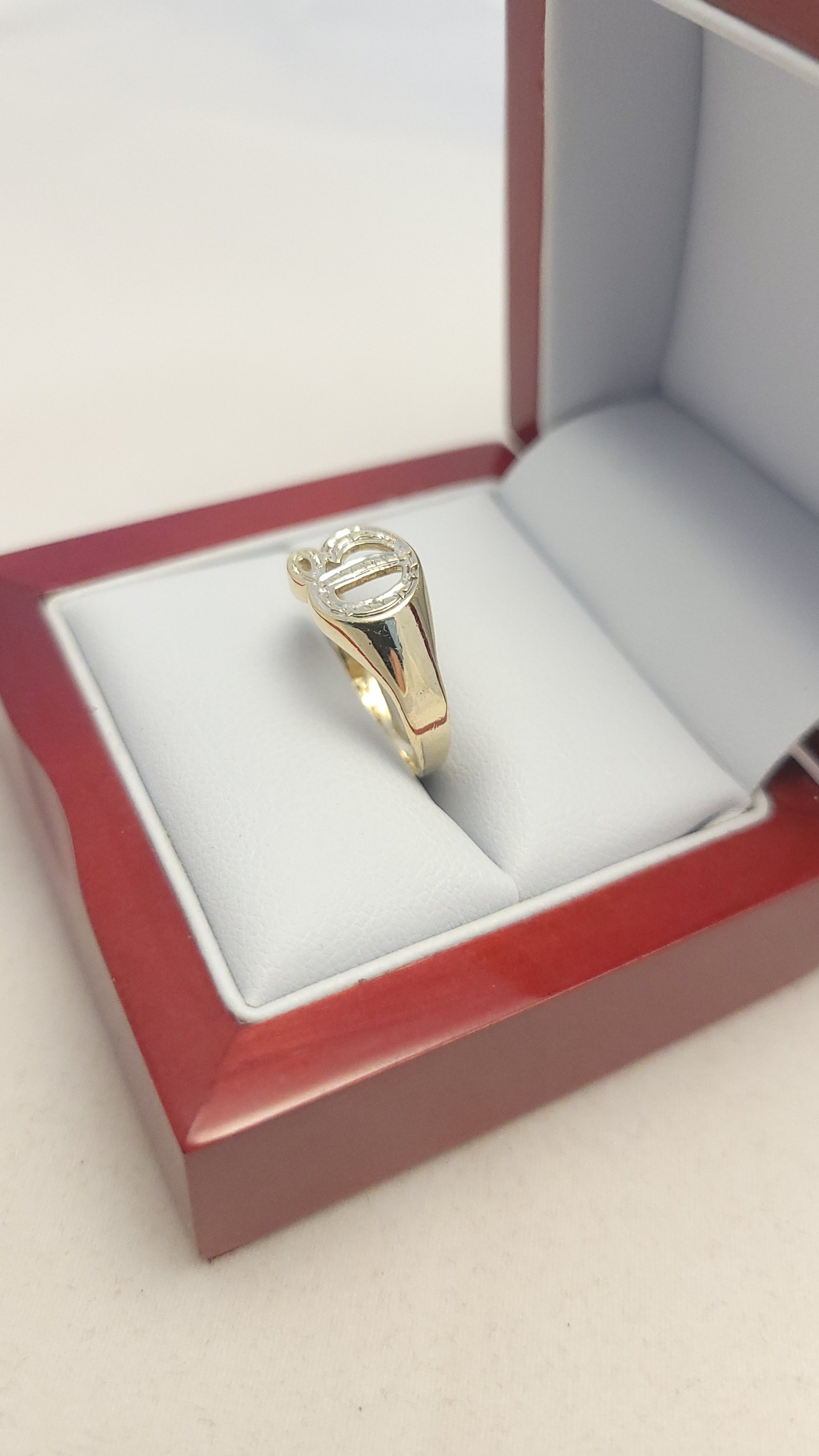 10K YG Letter "D" Ring