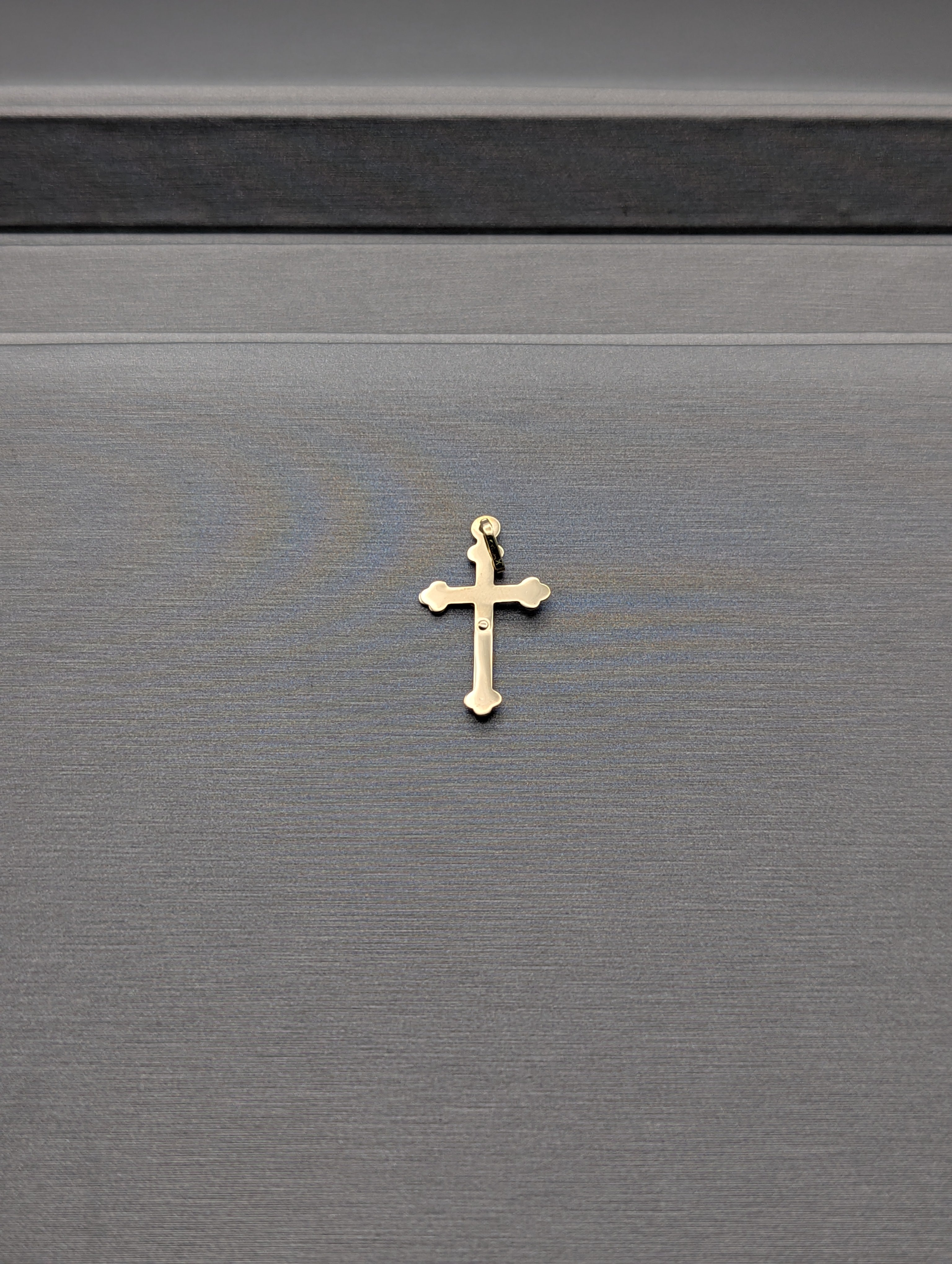 Colgante Crucifijo Tricolor de Oro de 14K