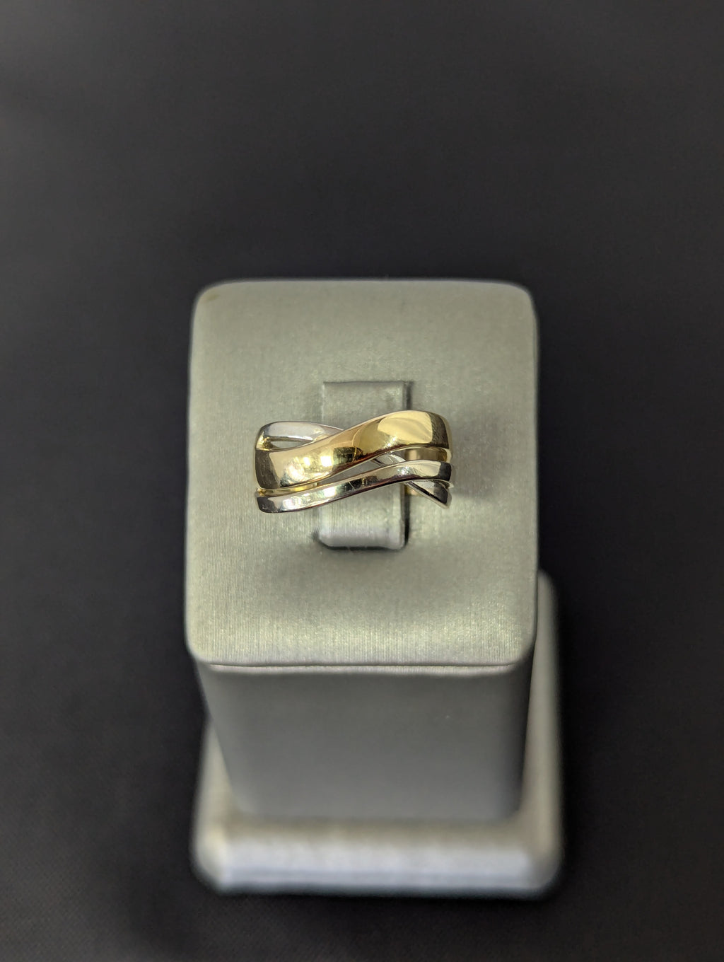 Anillo trenzado partido en oro blanco/amarillo de 14K