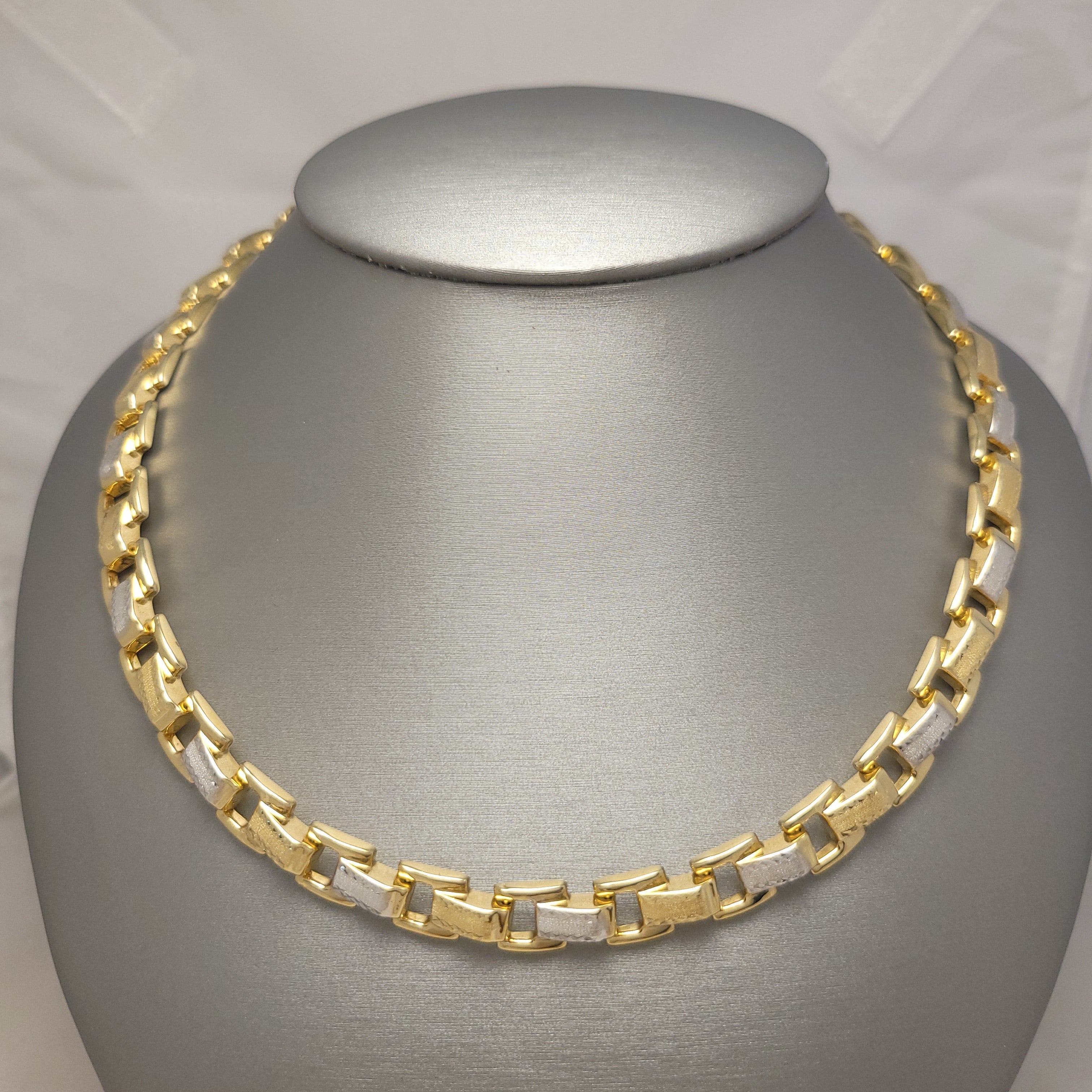Collar texturizado bicolor de 14 quilates