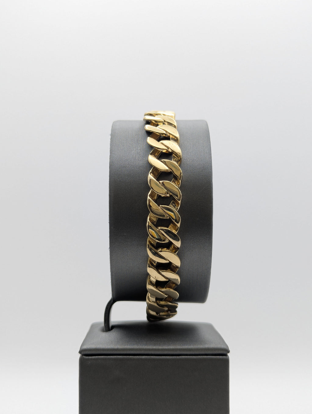 Pulsera cubana plana de oro amarillo de 14 quilates