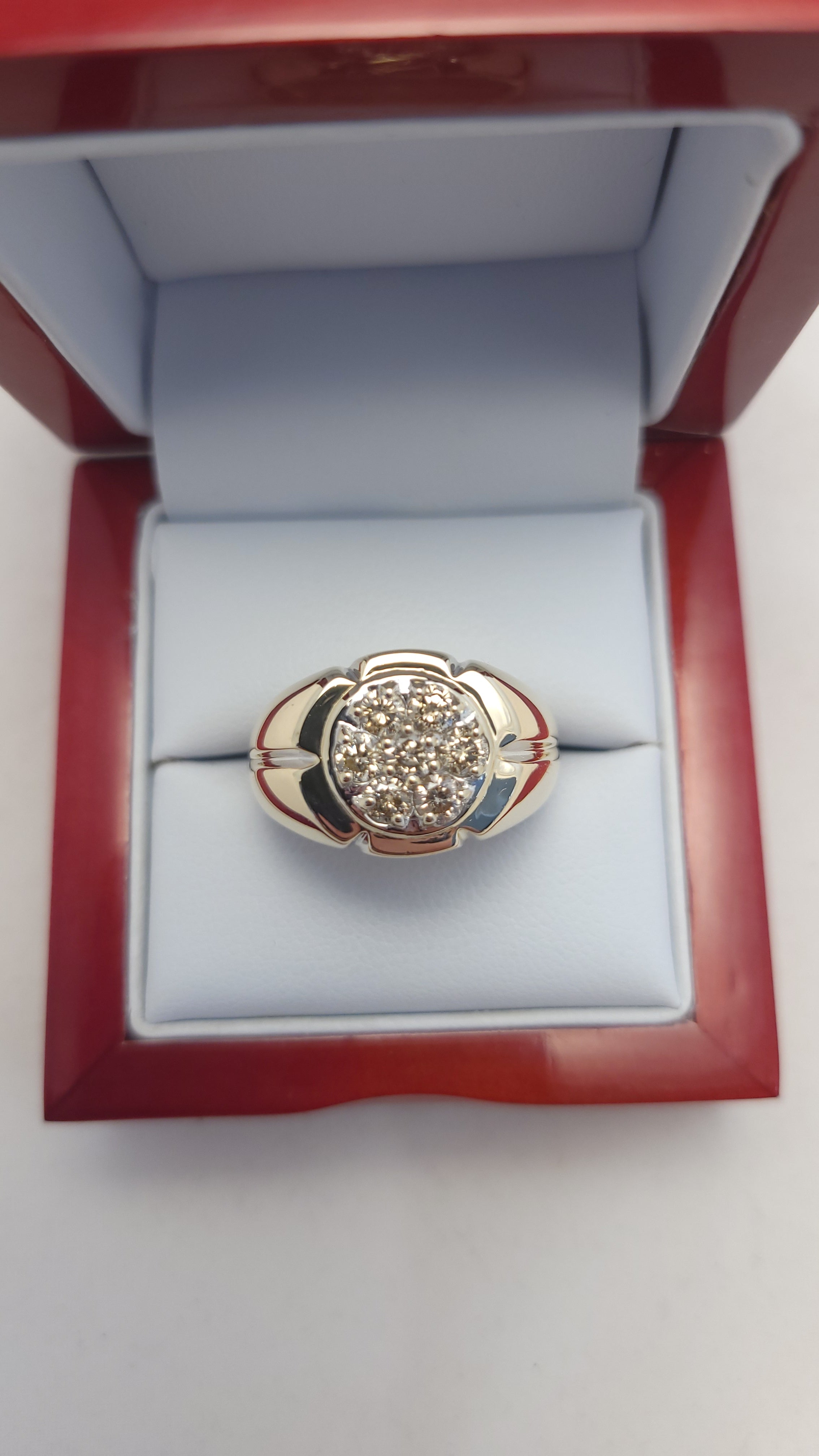 ANILLO DE ORO AMARILLO DE 14K CON DIAMANTES