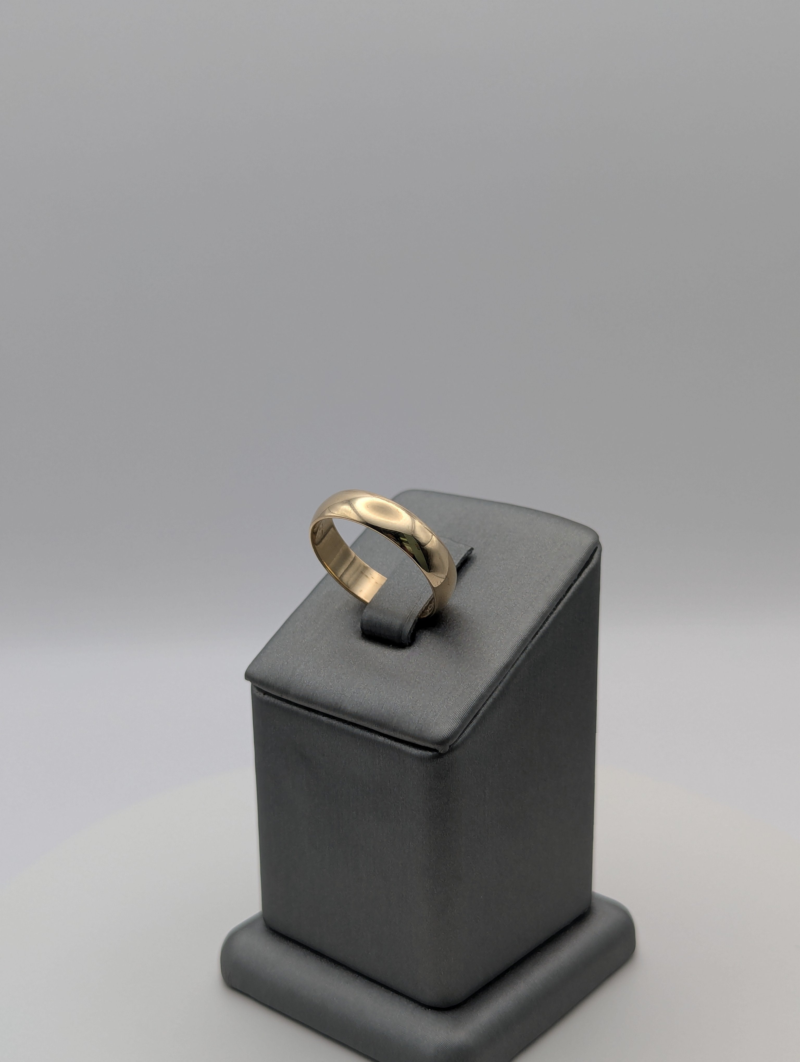 14K YG Wedding Band