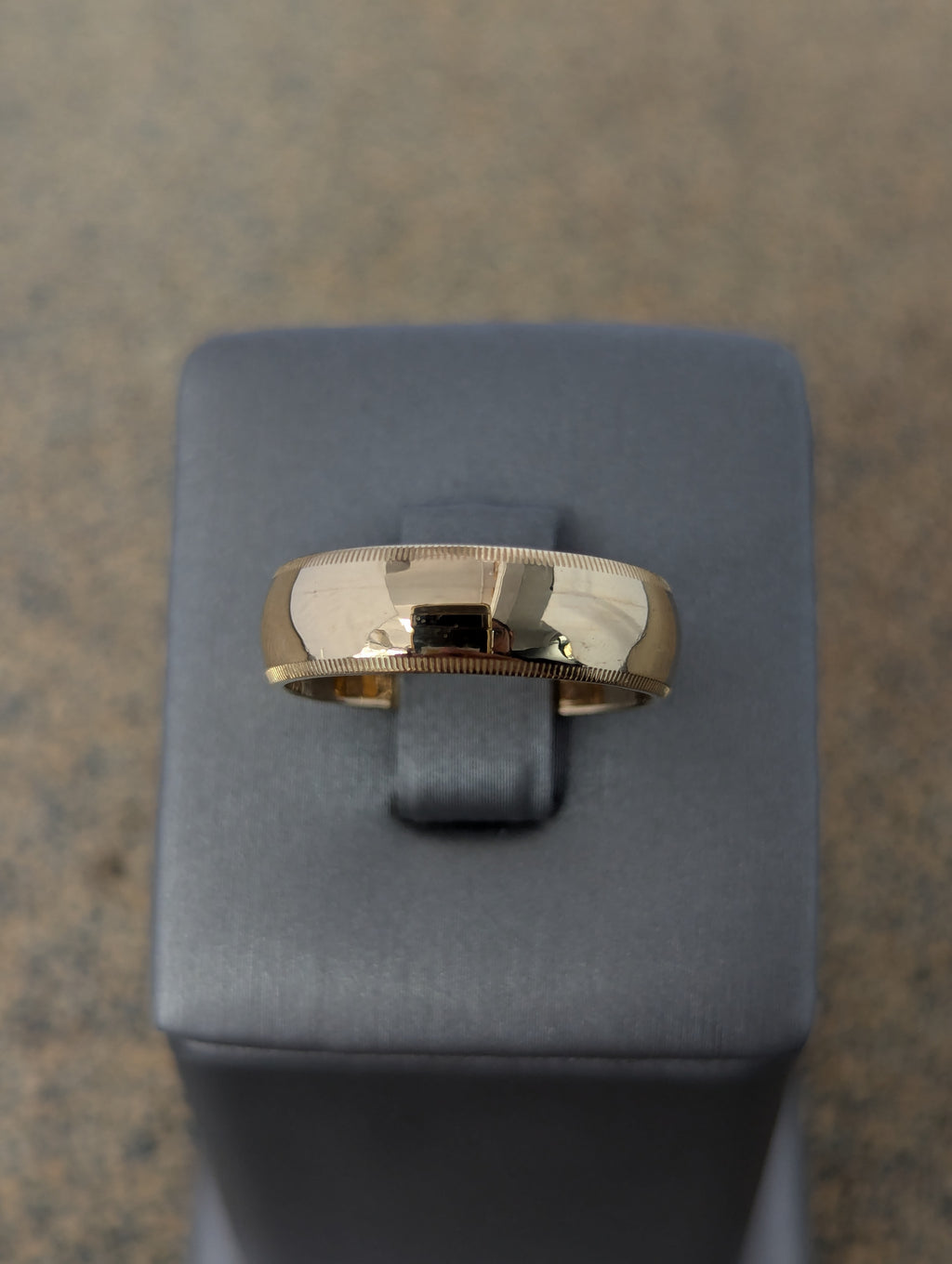Anillo de boda de 14 quilates