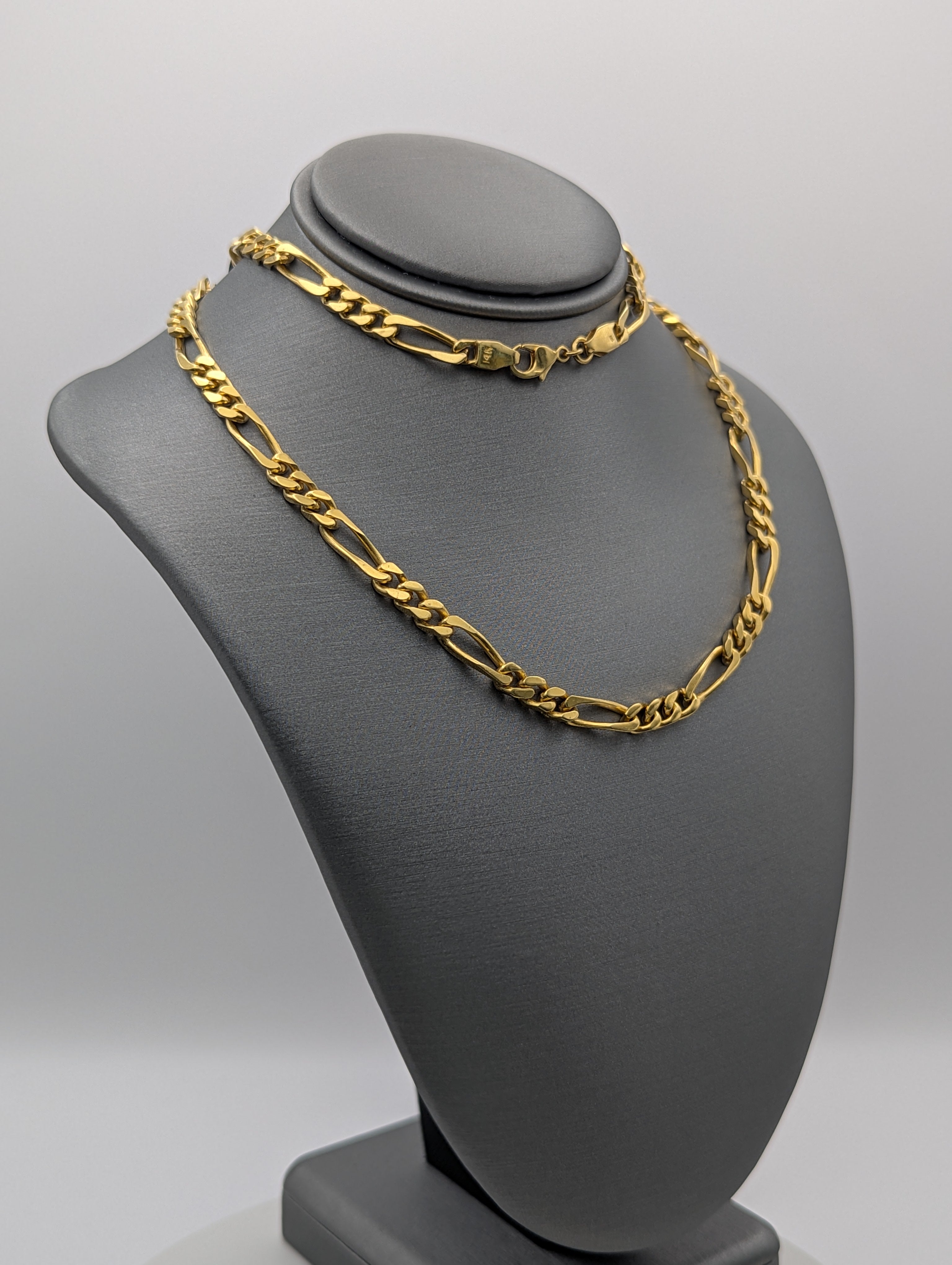 Cadena Fígaro de oro amarillo macizo de 14K