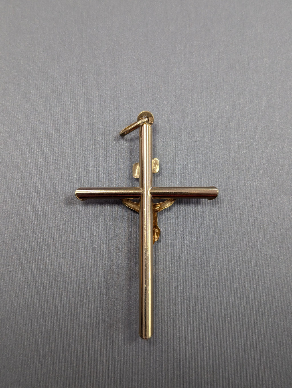 Colgante Crucifijo de Oro Amarillo de 14K