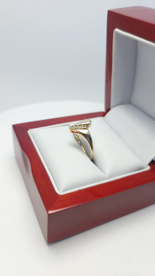 10K YG Fancy Diamond Ring