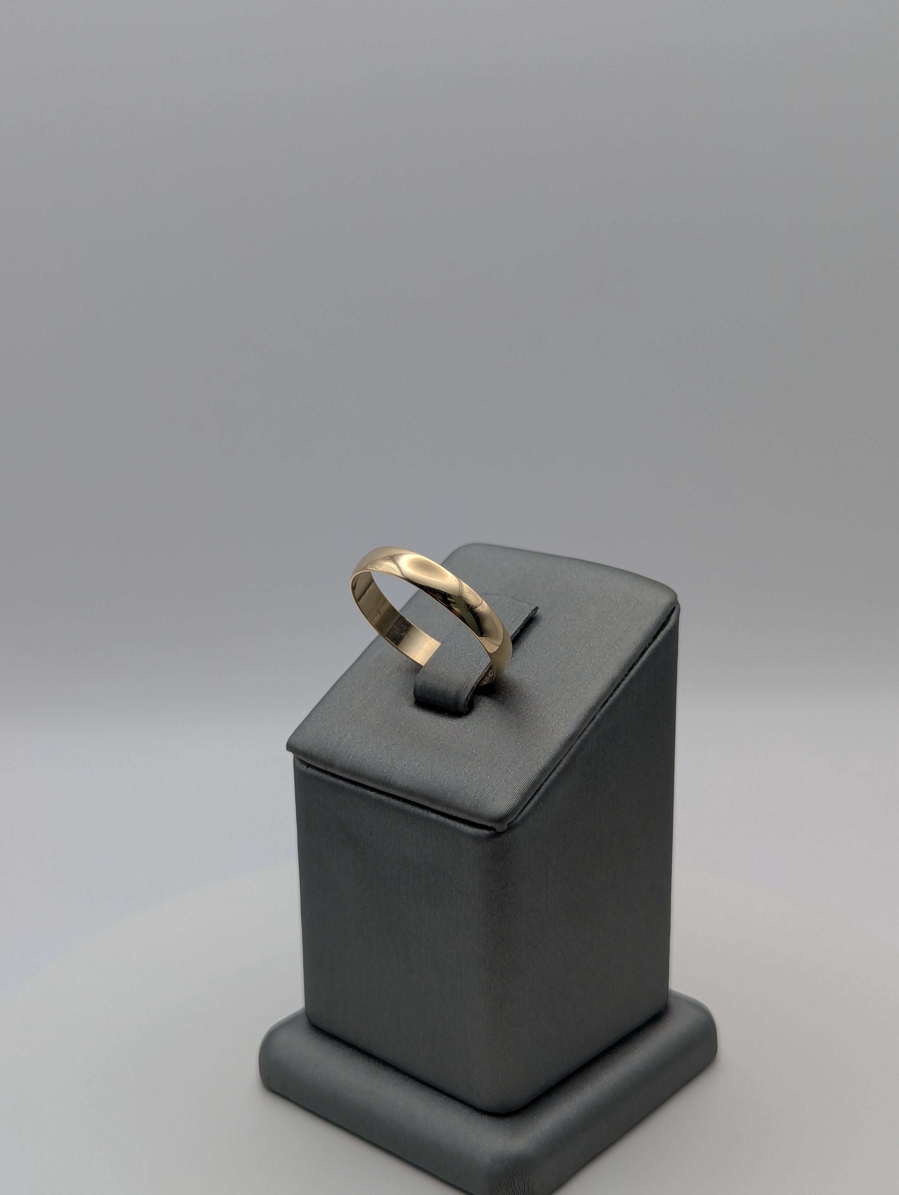 14K YG Wedding Band