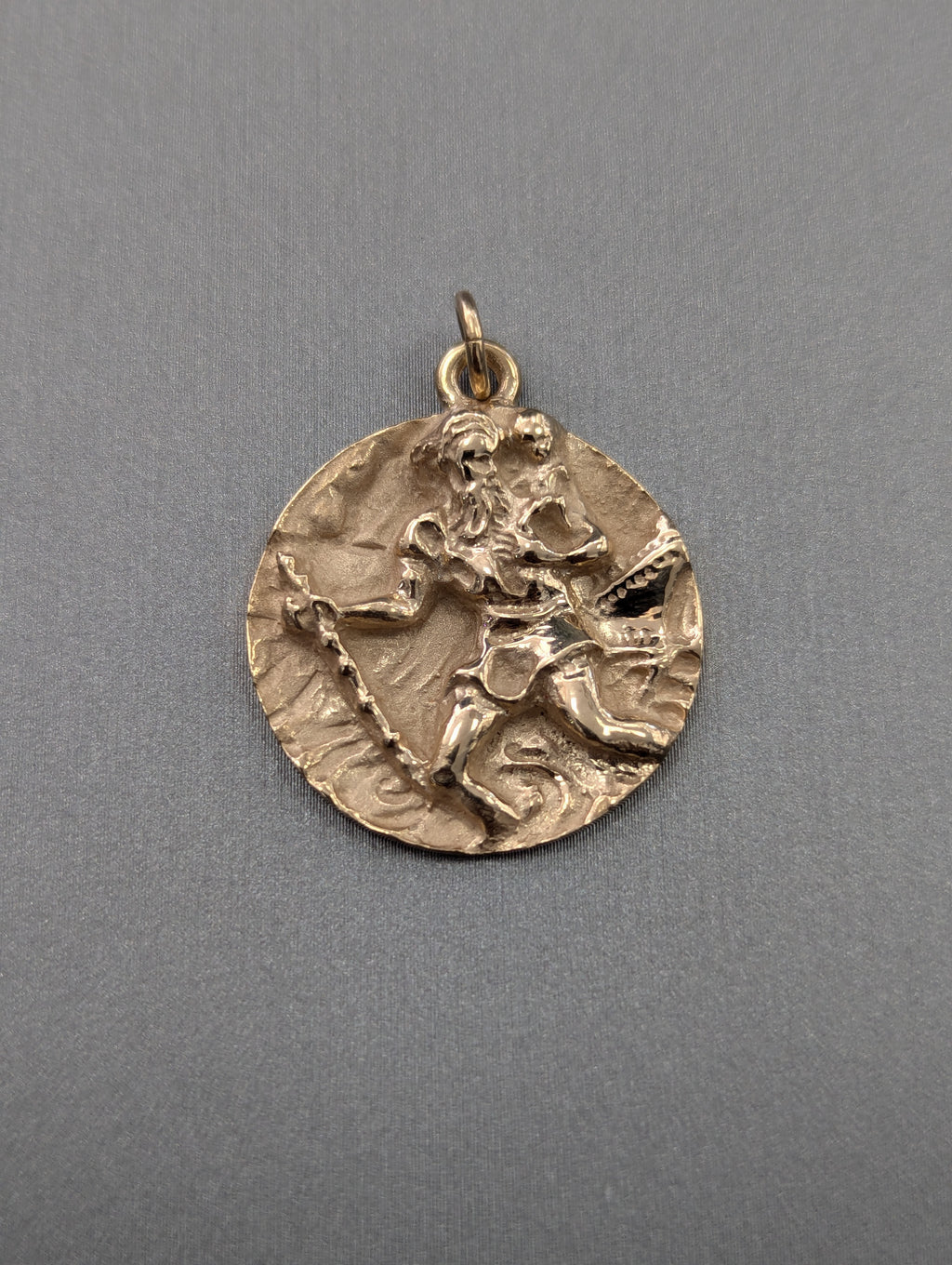 Colgante San Cristóbal de oro amarillo de 14K