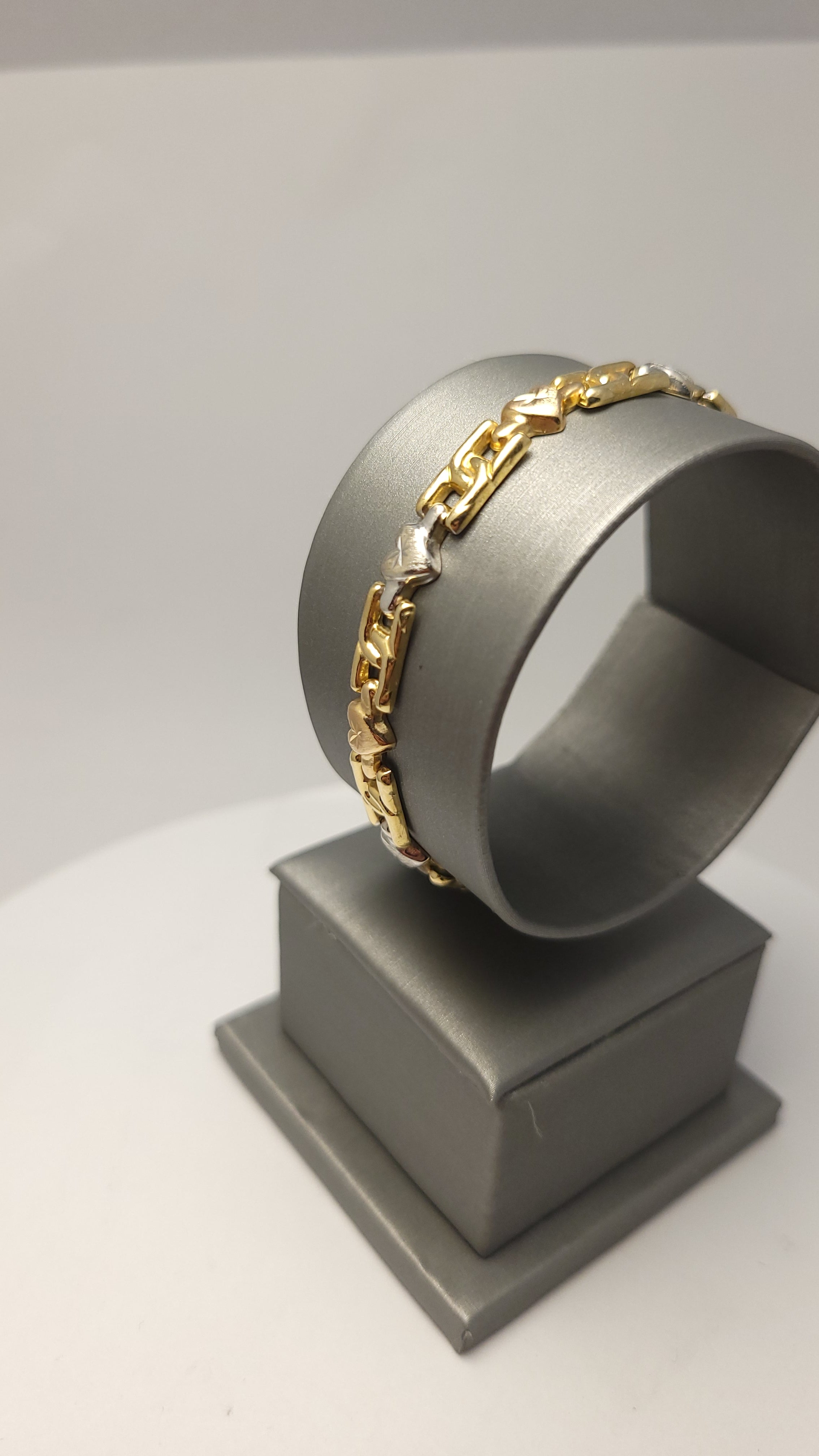 Pulsera de corazón tricolor de 14K