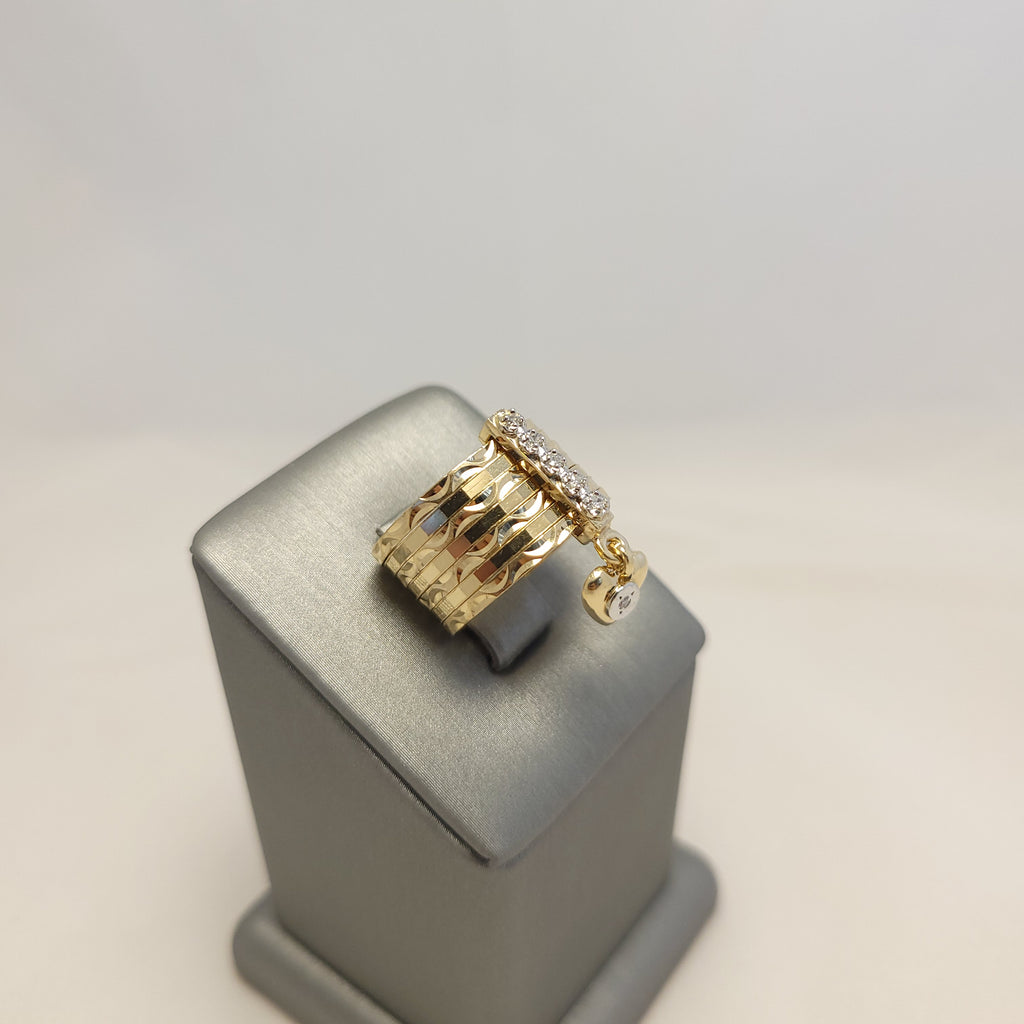 Anillo multi-corazones colgantes de oro amarillo de 14K