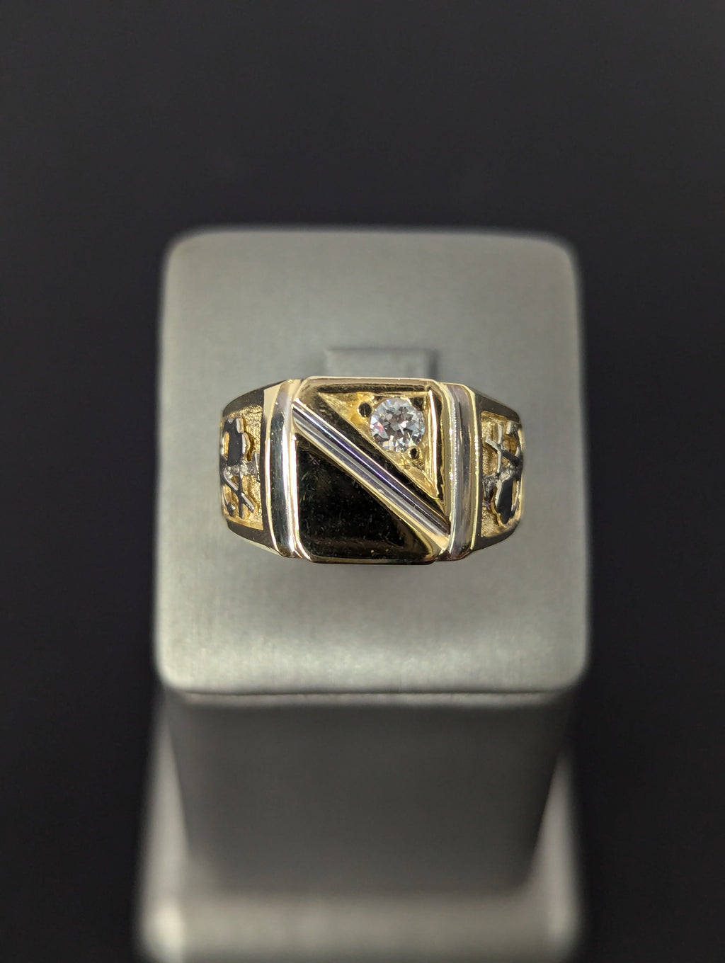 Anillo grabable de circonita cúbica en oro de 14 quilates de dos tonos para hombre