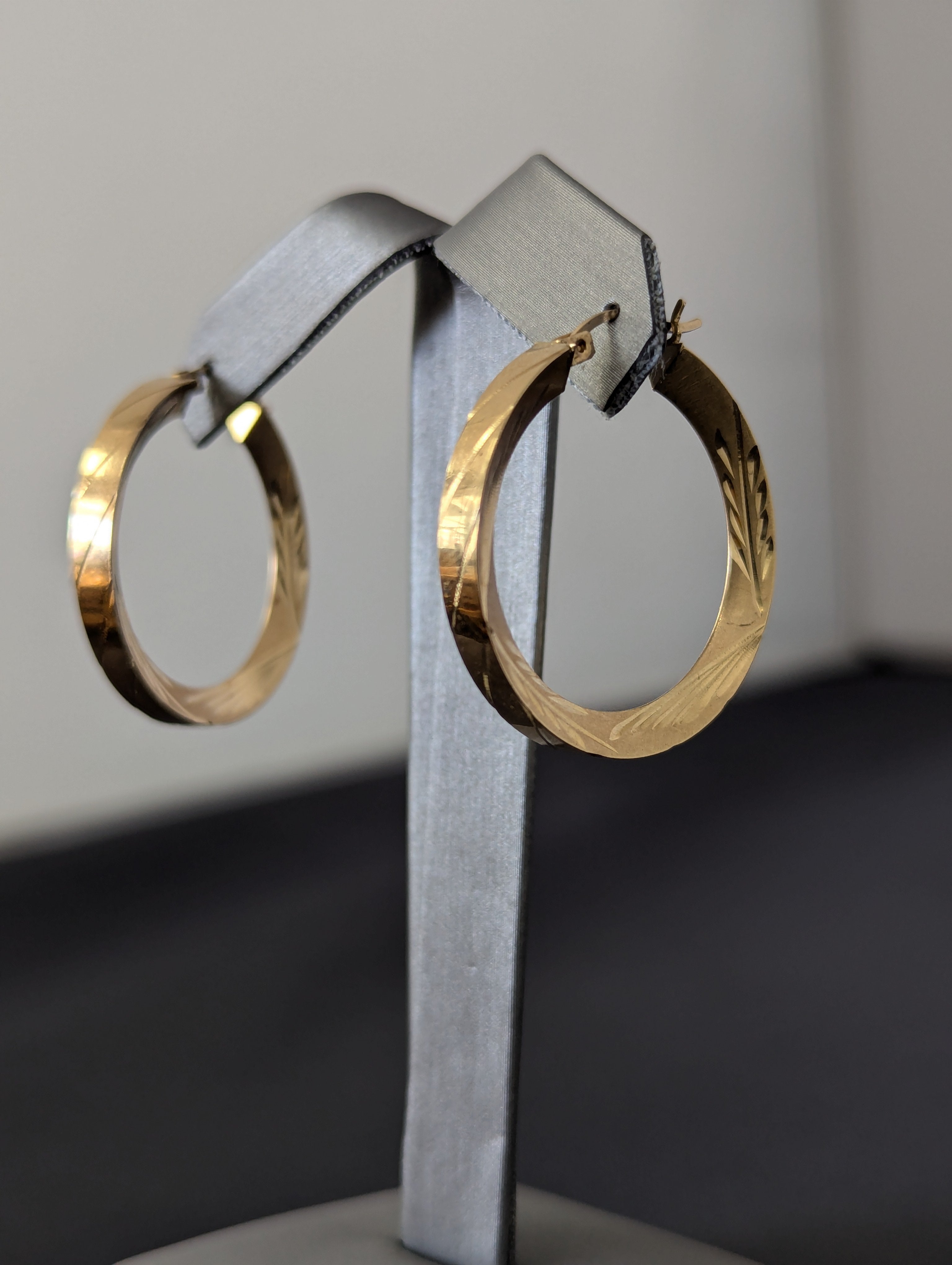 14K YG Hoop Earrings