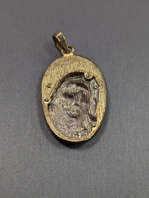 Colgante Cara de Jesús en Oro Tricolor de 14K con Corte Diamante