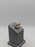 Anillo de boda en oro amarillo de 14K con circonitas