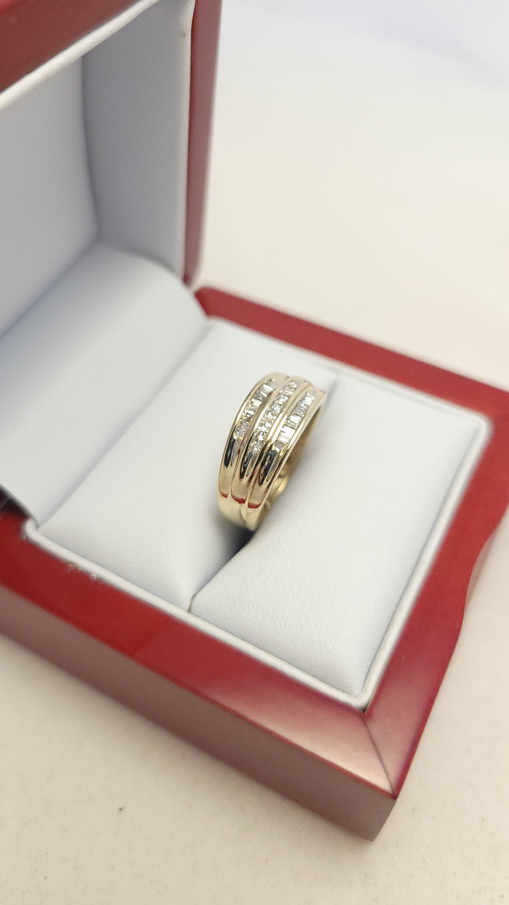 10K YG Diamond Band