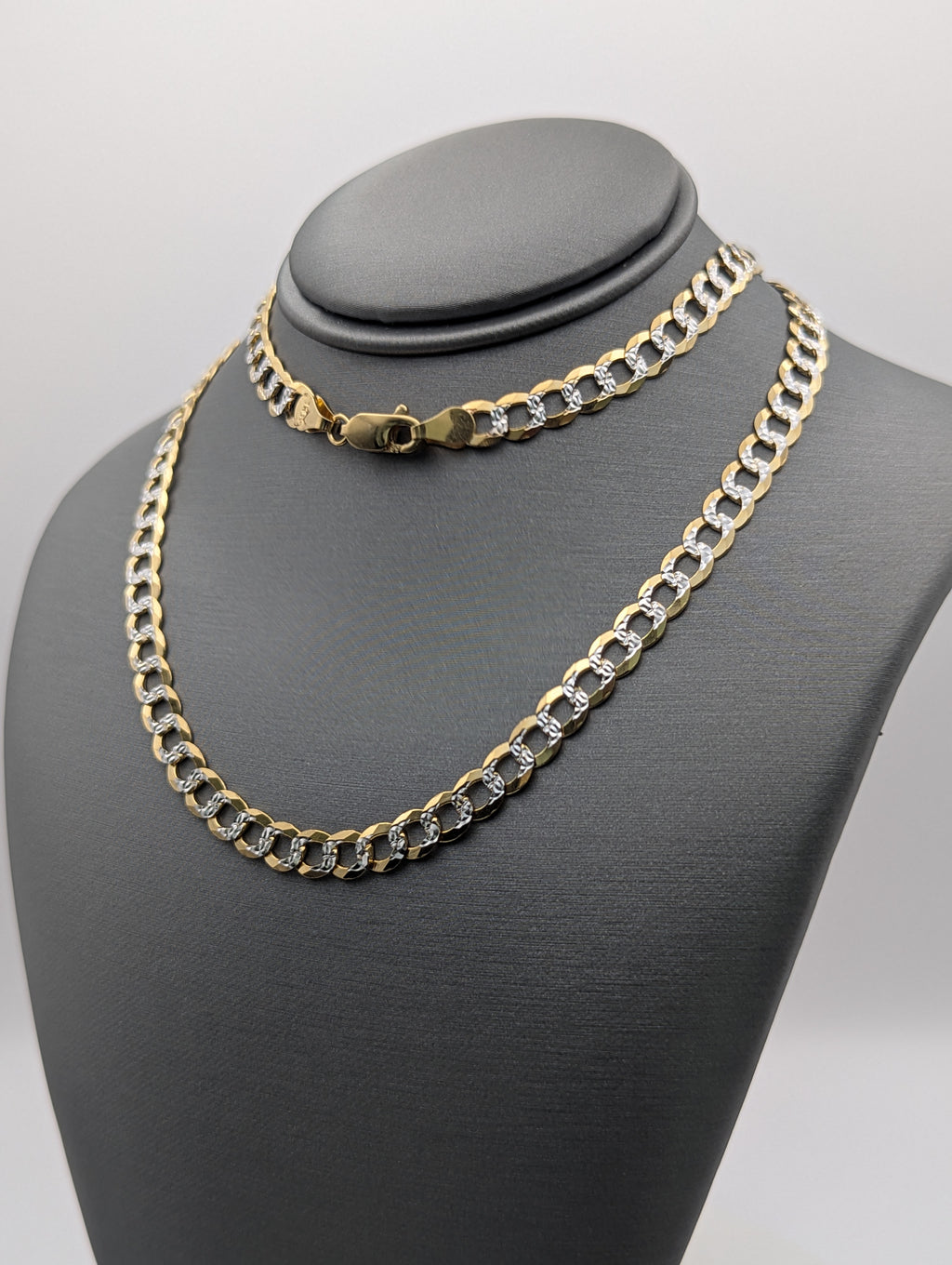 Cadena de eslabones cubanos de 14K con corte de diamante