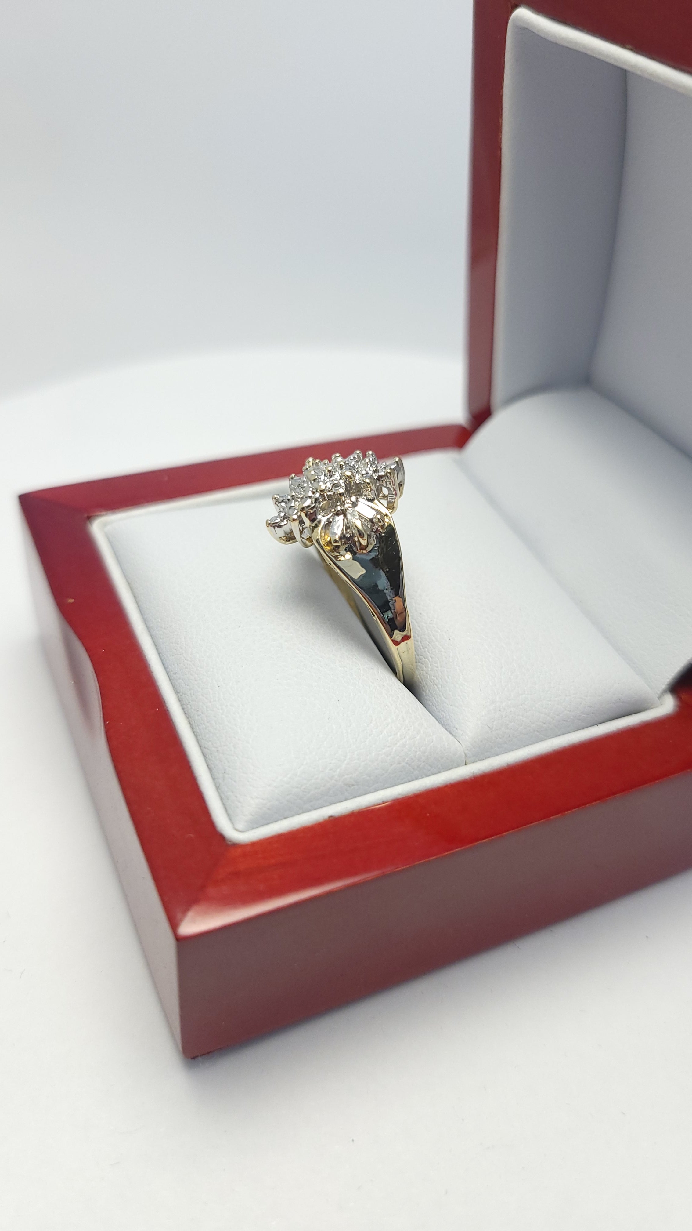 10K YG Baguette Dia Cluster Ring