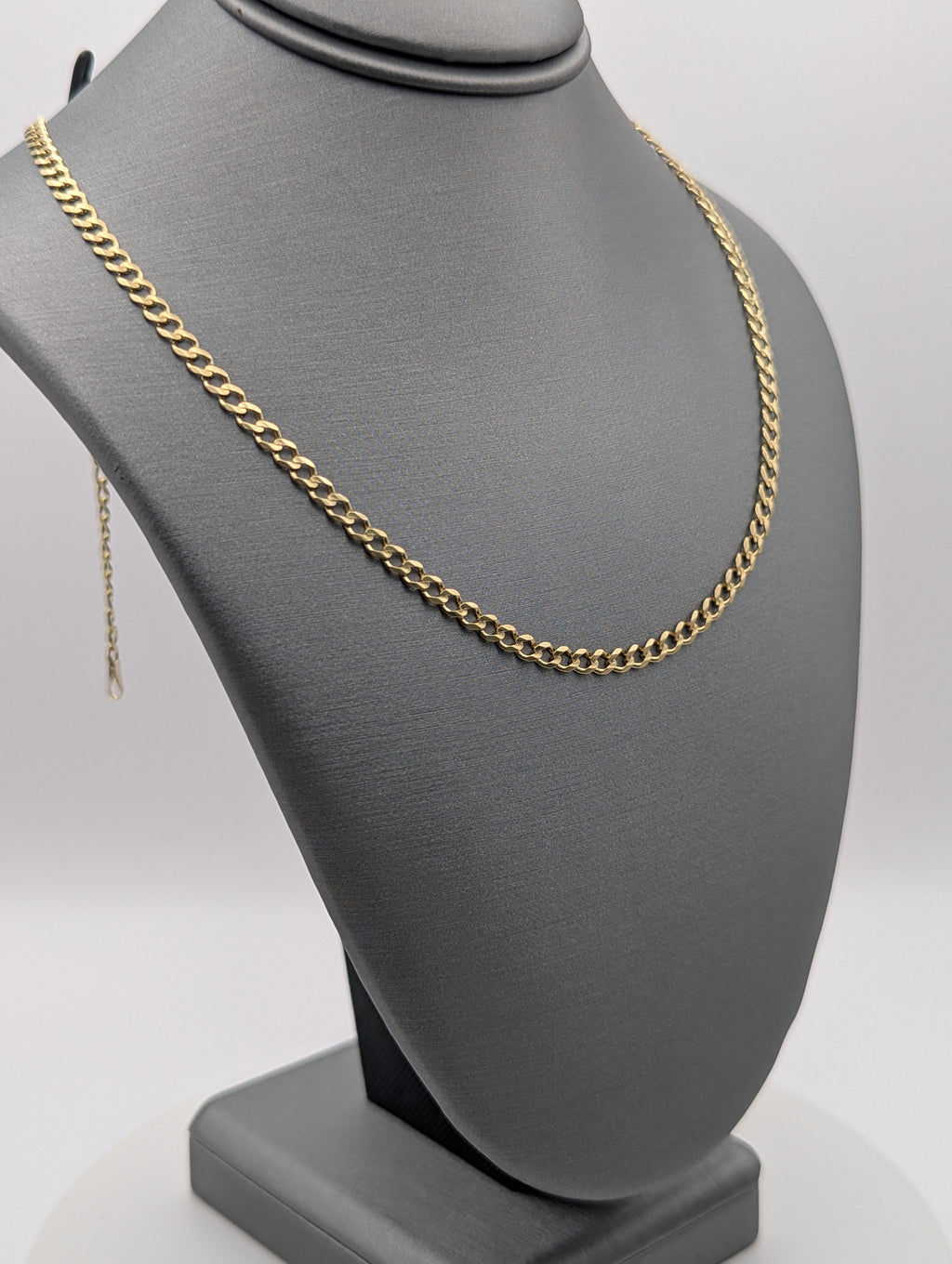 Cadena de eslabones tipo 'Curb' de 14K en oro amarillo