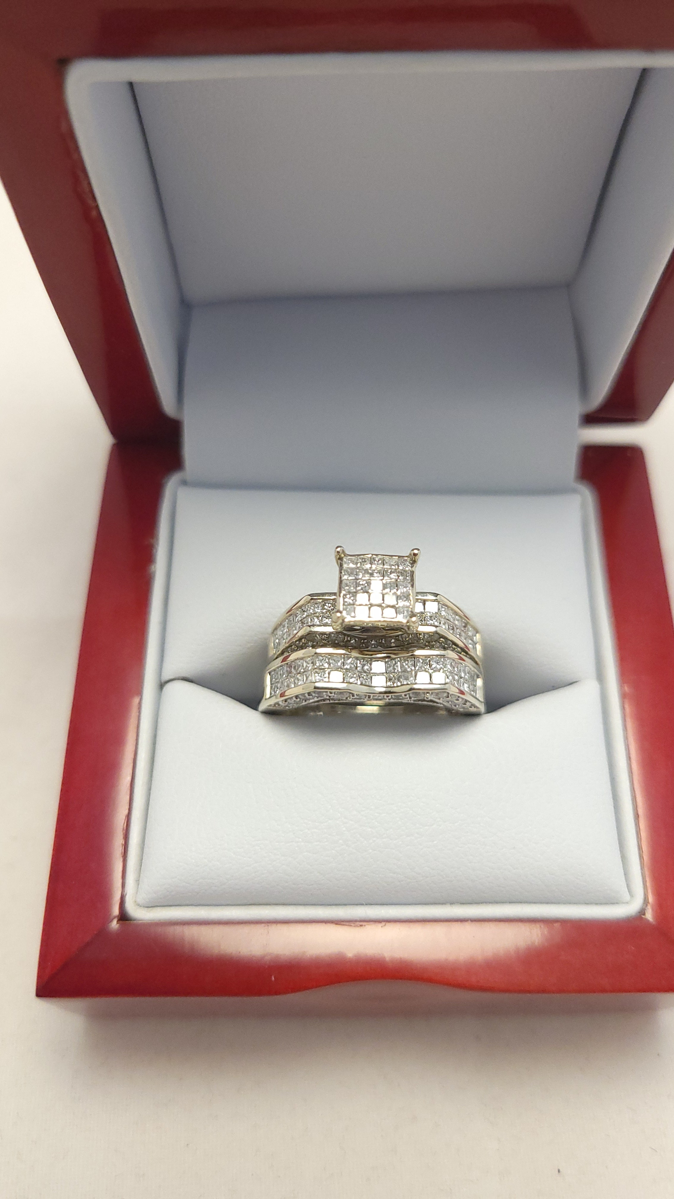 Anillo de diamante cuadrado de oro blanco de 14K