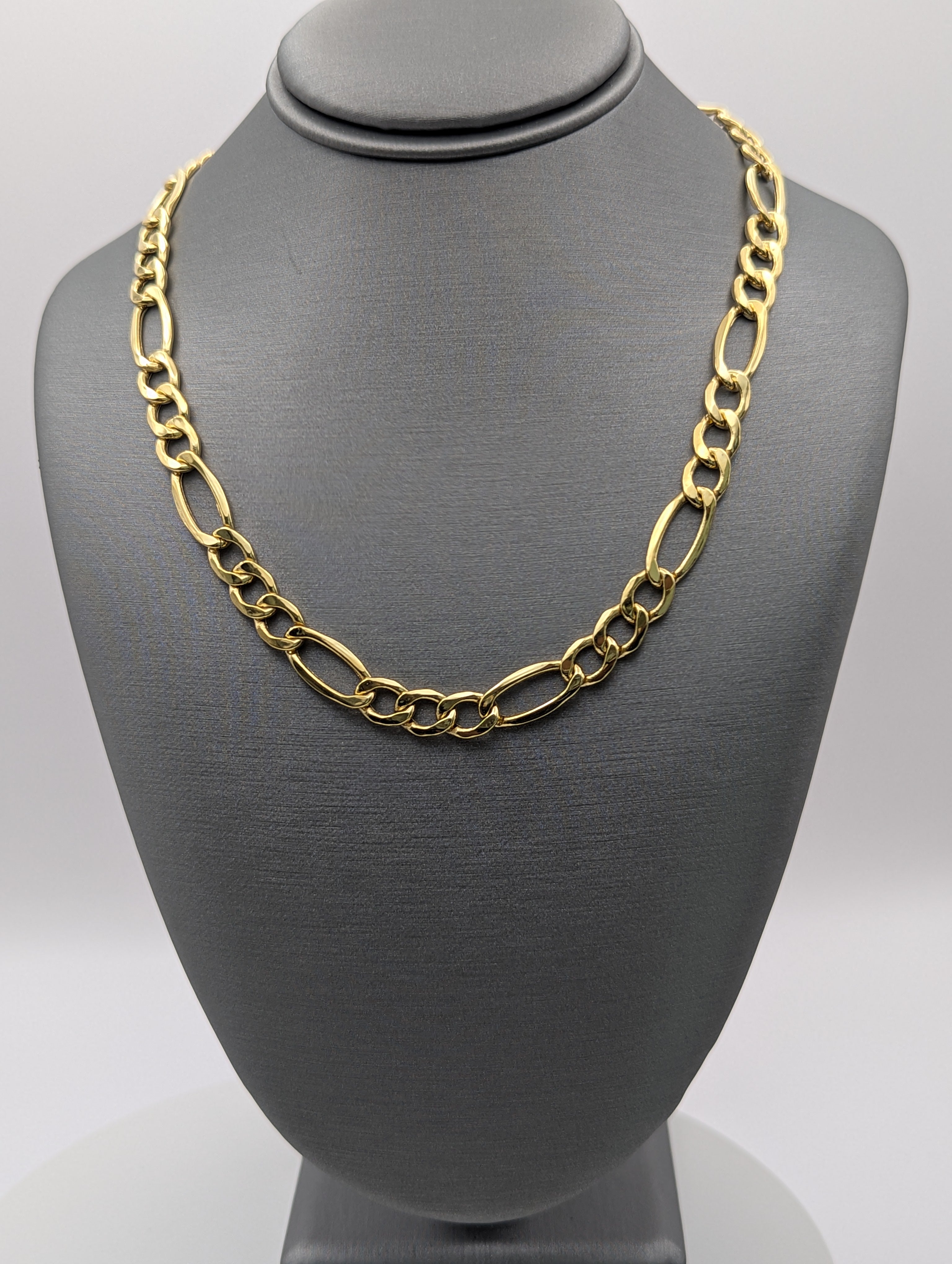 Cadena Figaro hueca de oro amarillo de 14K