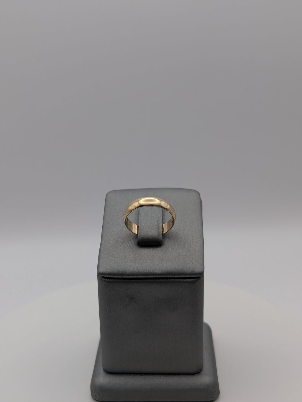 Anillo de boda de oro amarillo de 14 quilates