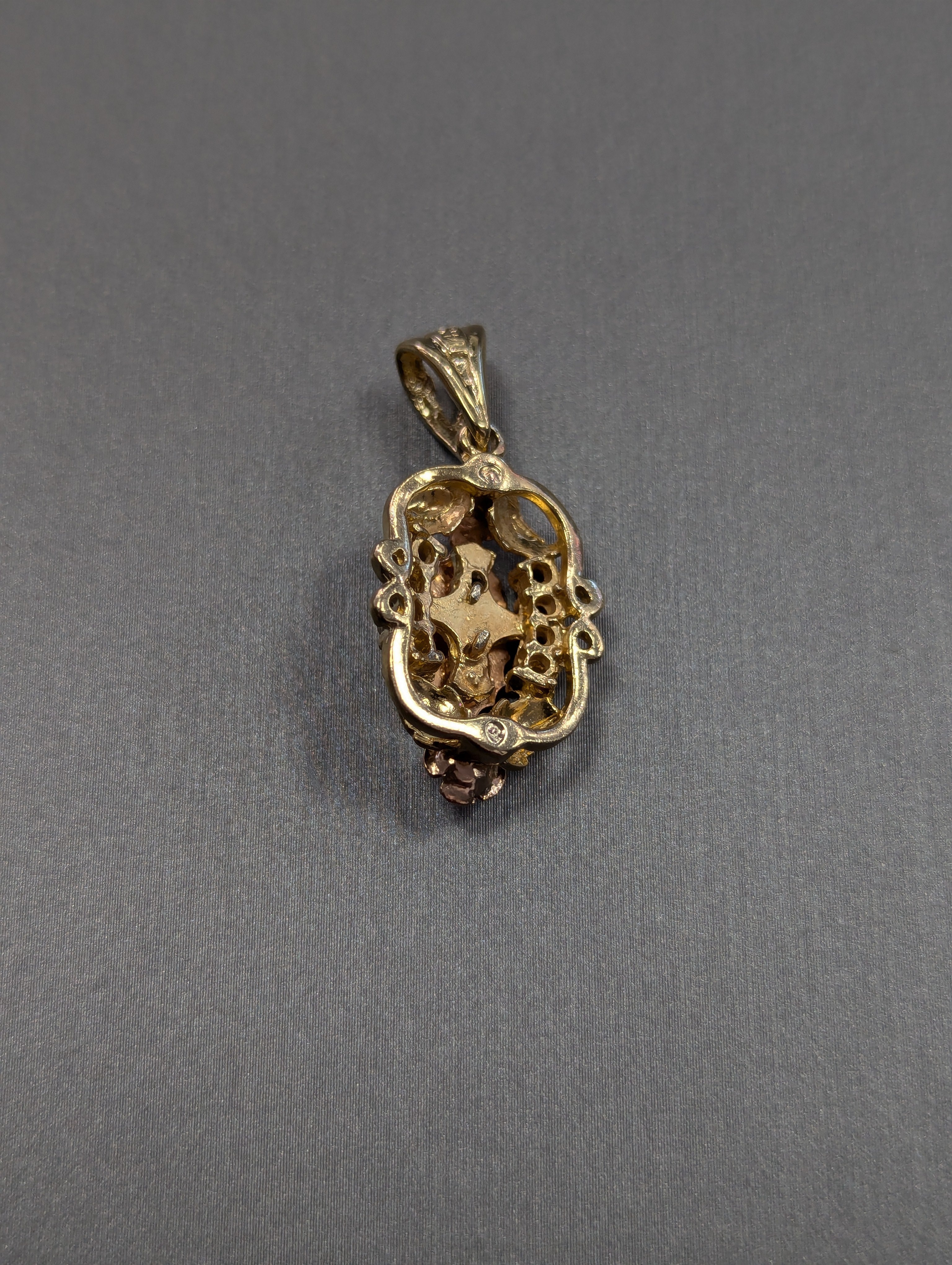 Colgante Guadalupe tricolor de 14K