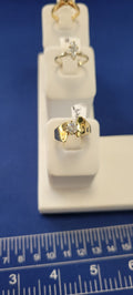 Anillo solitario de diamante de oro amarillo de 14K