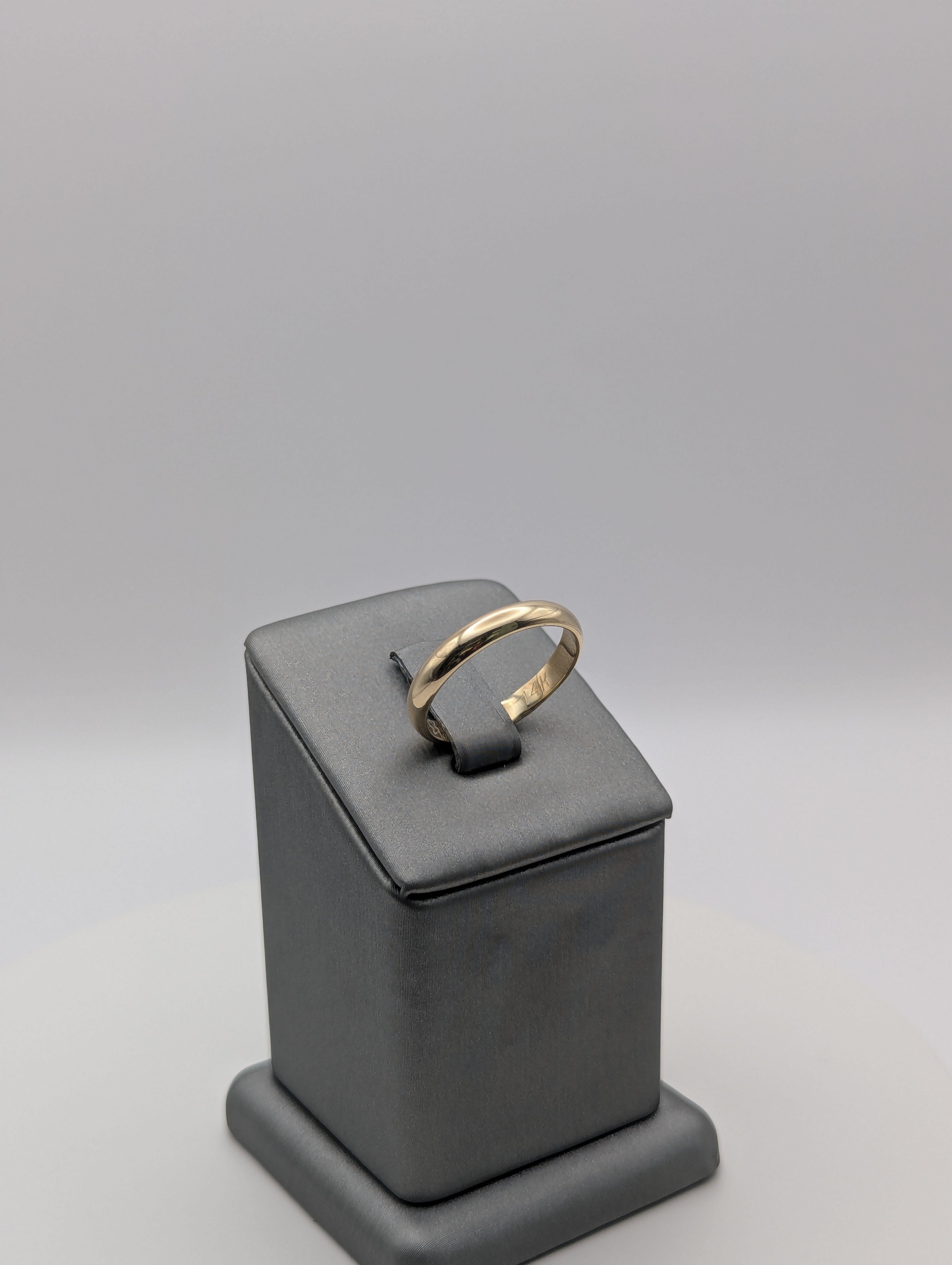 14K YG Wedding Band