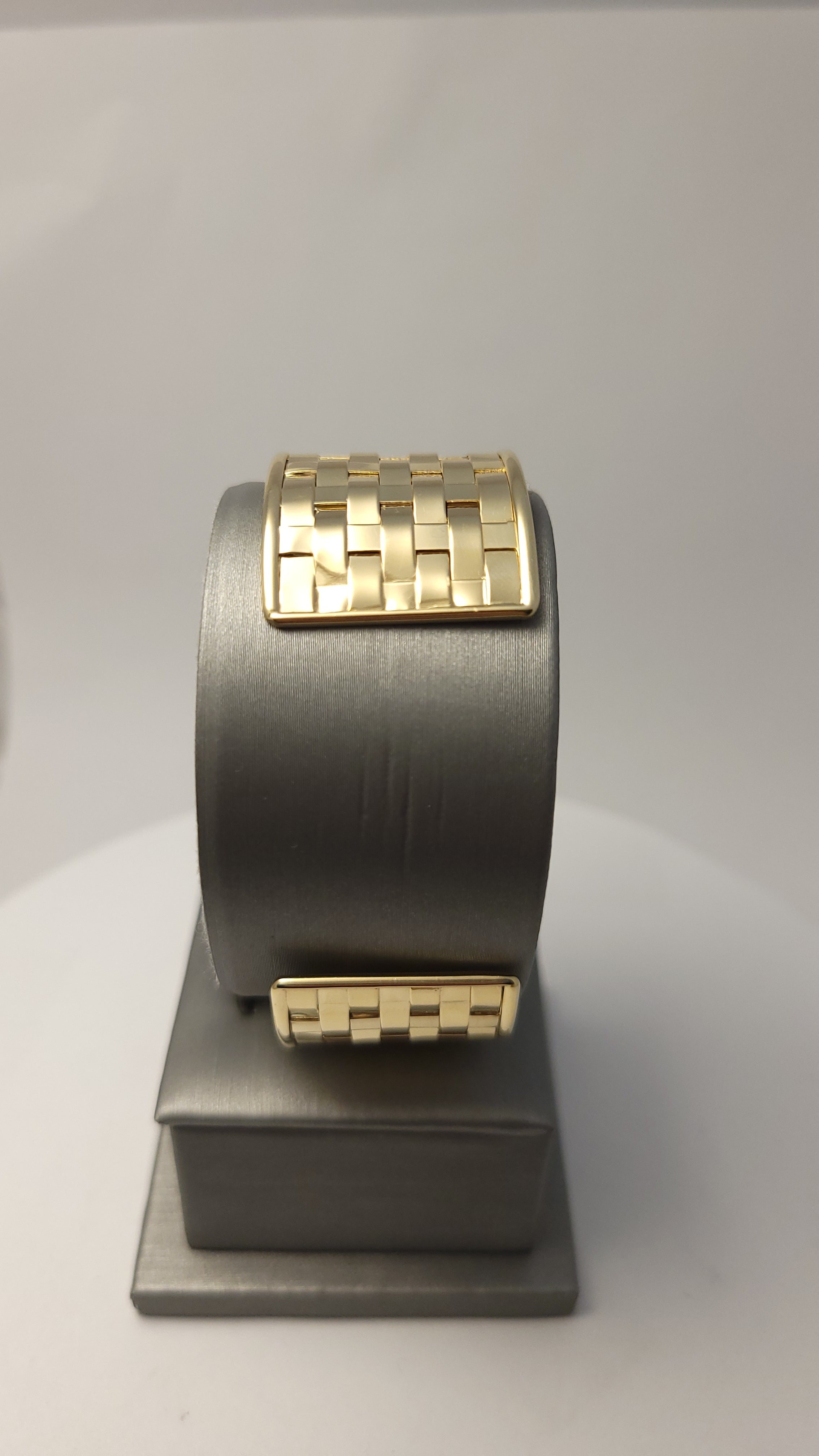 Brazalete tejido de oro amarillo de 14 quilates