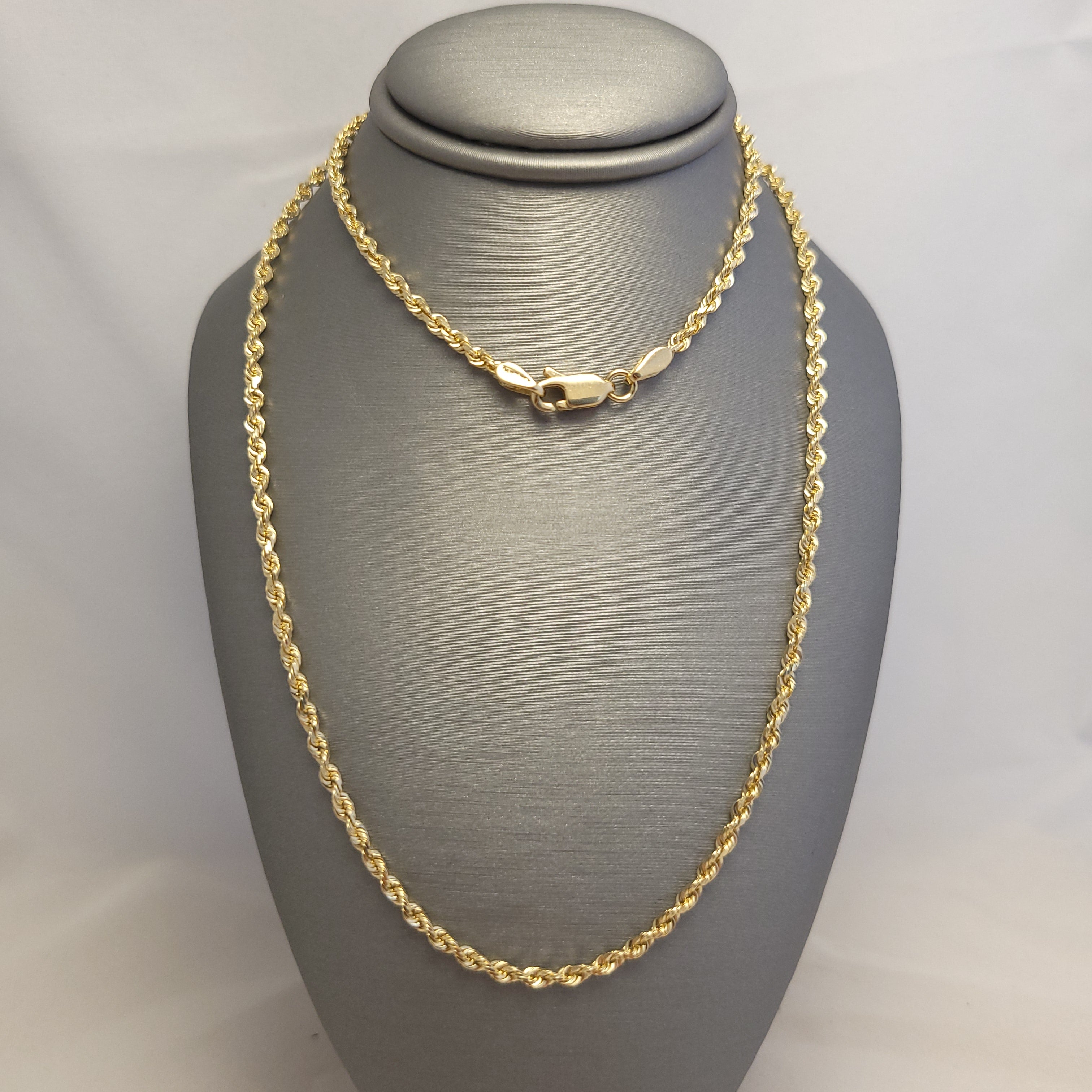 Cadena de oro macizo de 14K en estilo cuerda