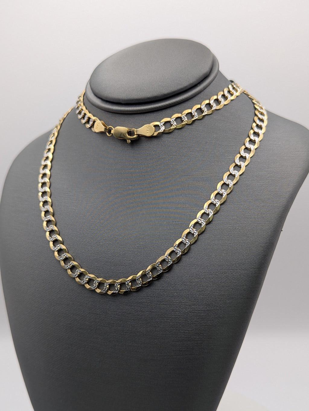 Cadena Curb Dia-Cut de 14K