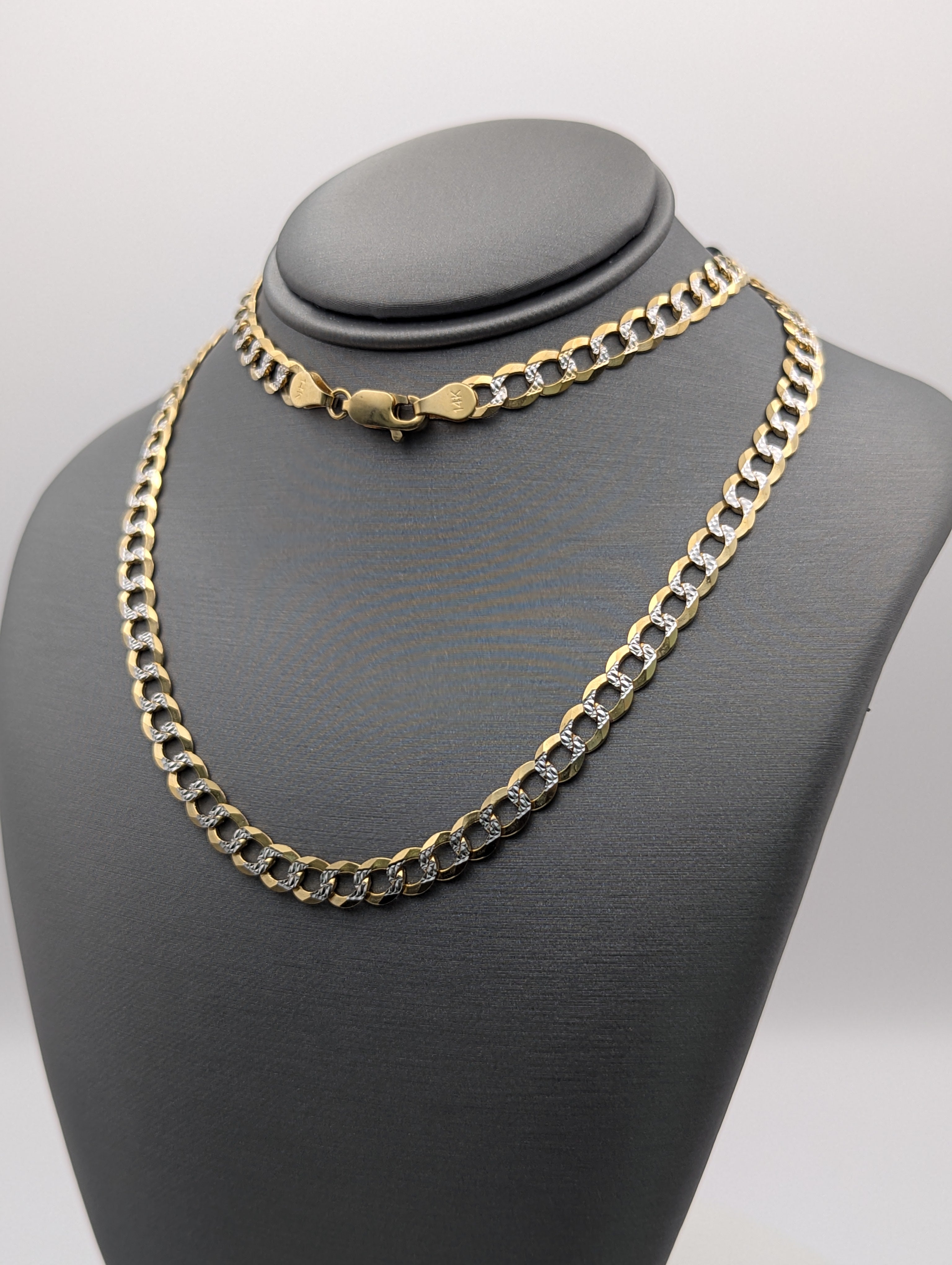 Cadena Curb Dia-Cut de 14K