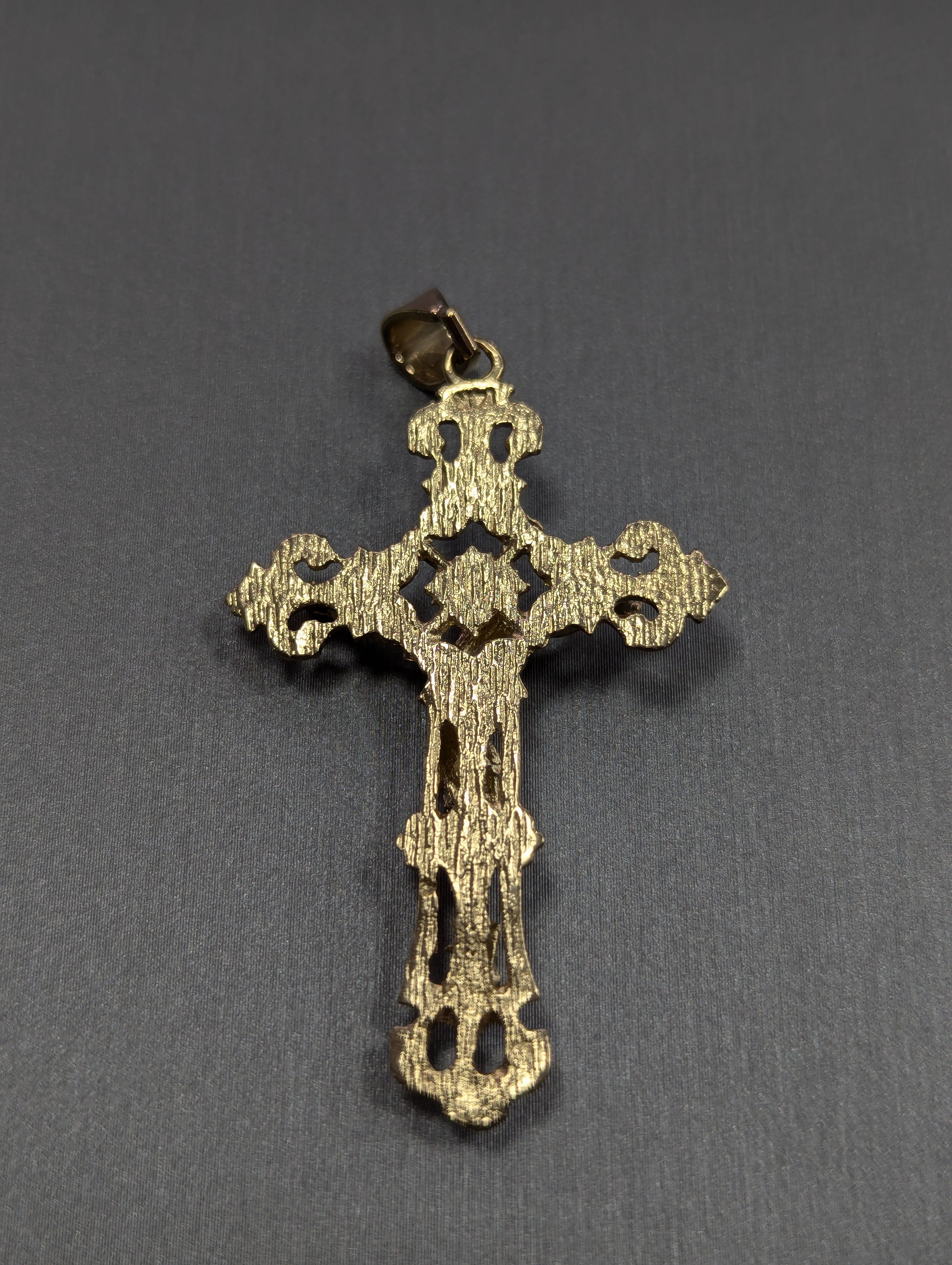 Colgante Crucifijo de Oro Amarillo de 14K