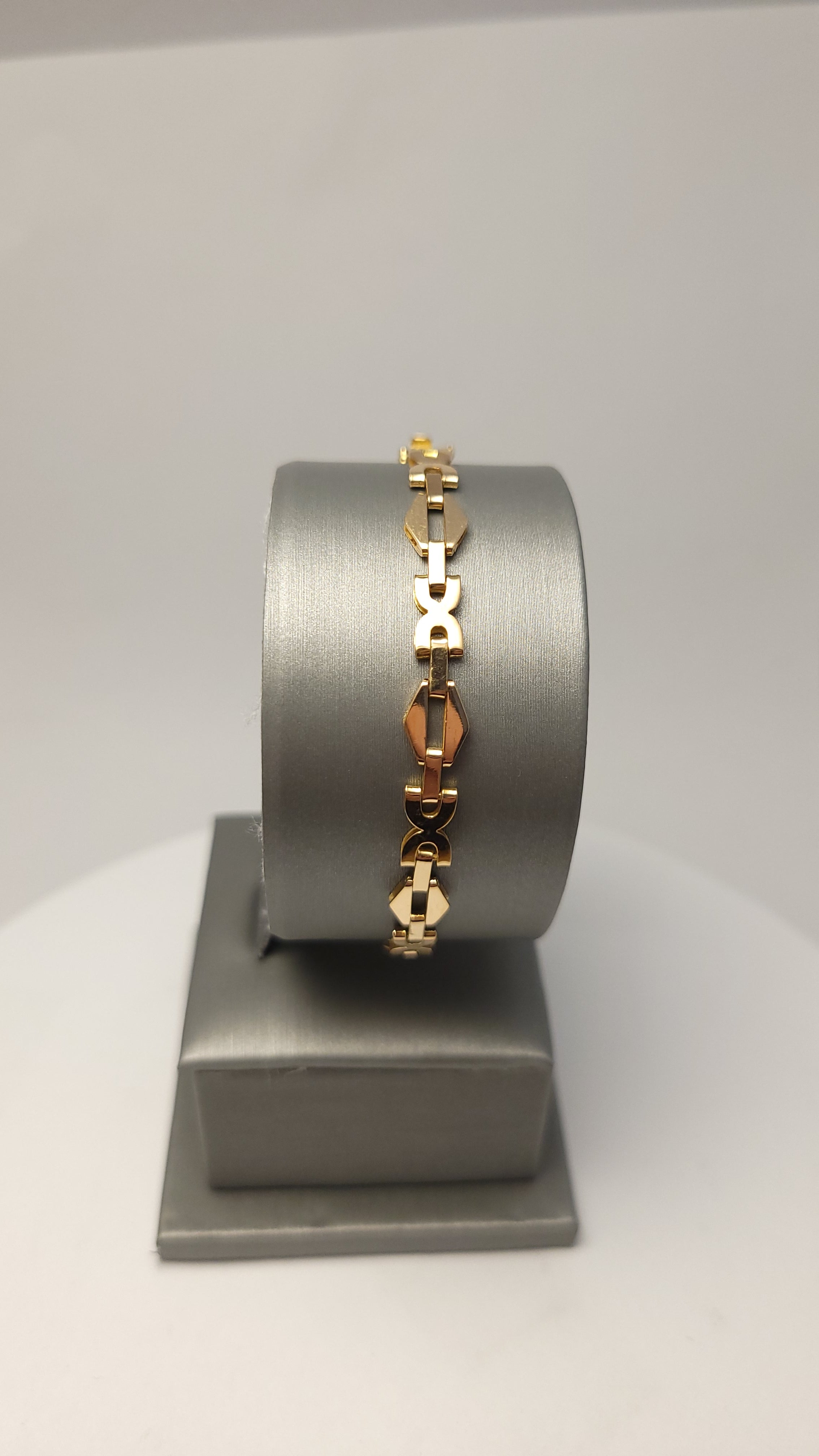 Pulsera de oro rosa de 14 quilates con diseño de "XO"