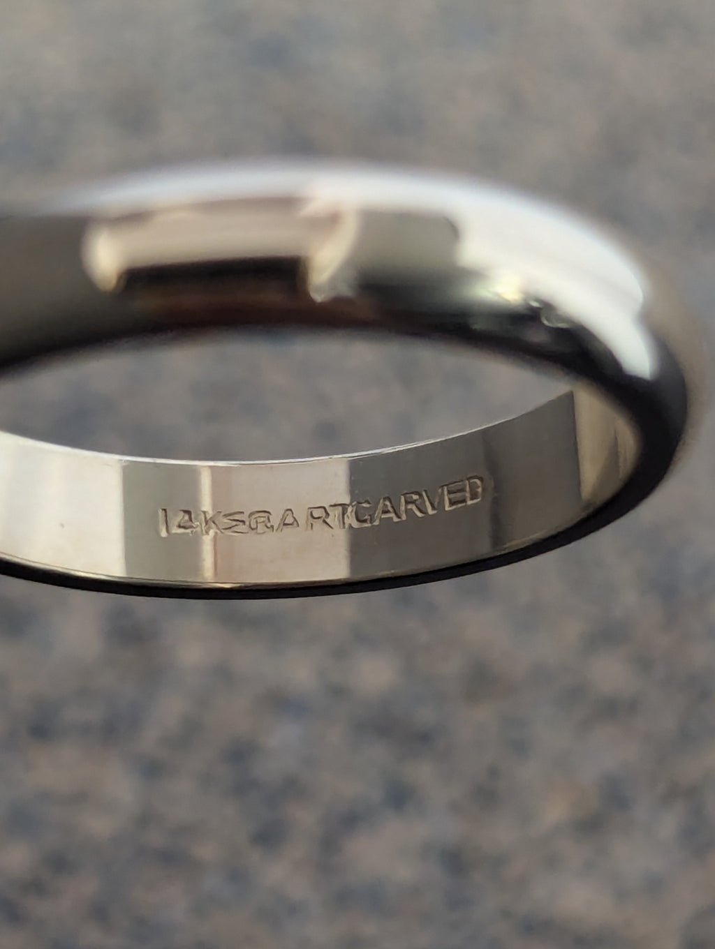 Anillo de boda de 14 quilates