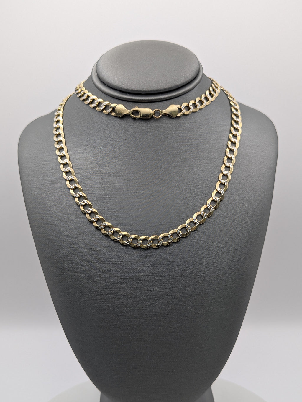 Cadena de eslabones cubanos con corte de diamante de 14K