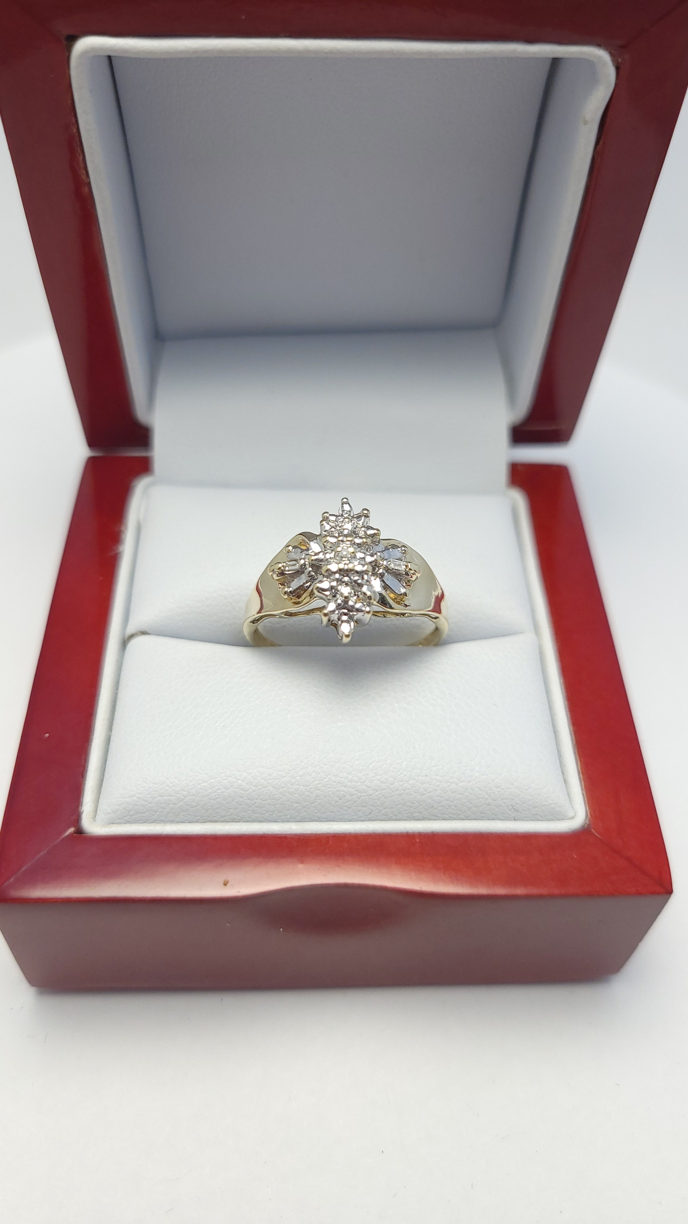 10K YG Baguette Dia Cluster Ring